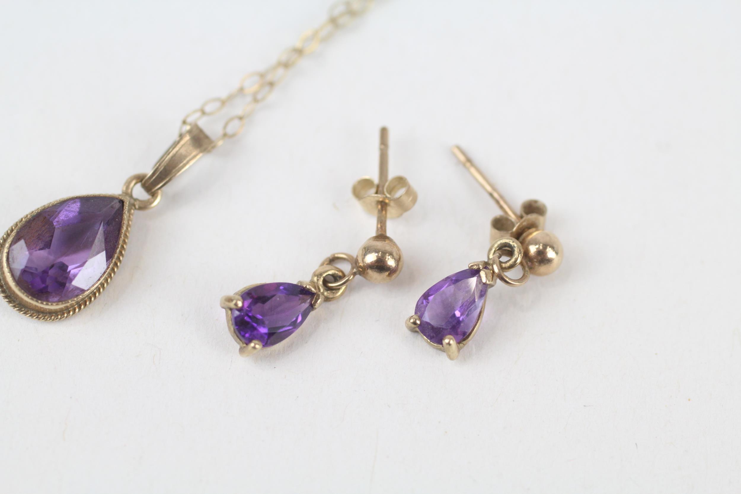 2x 9ct gold pear cut amethyst drop earrings & necklace 1.6 g - Image 3 of 4