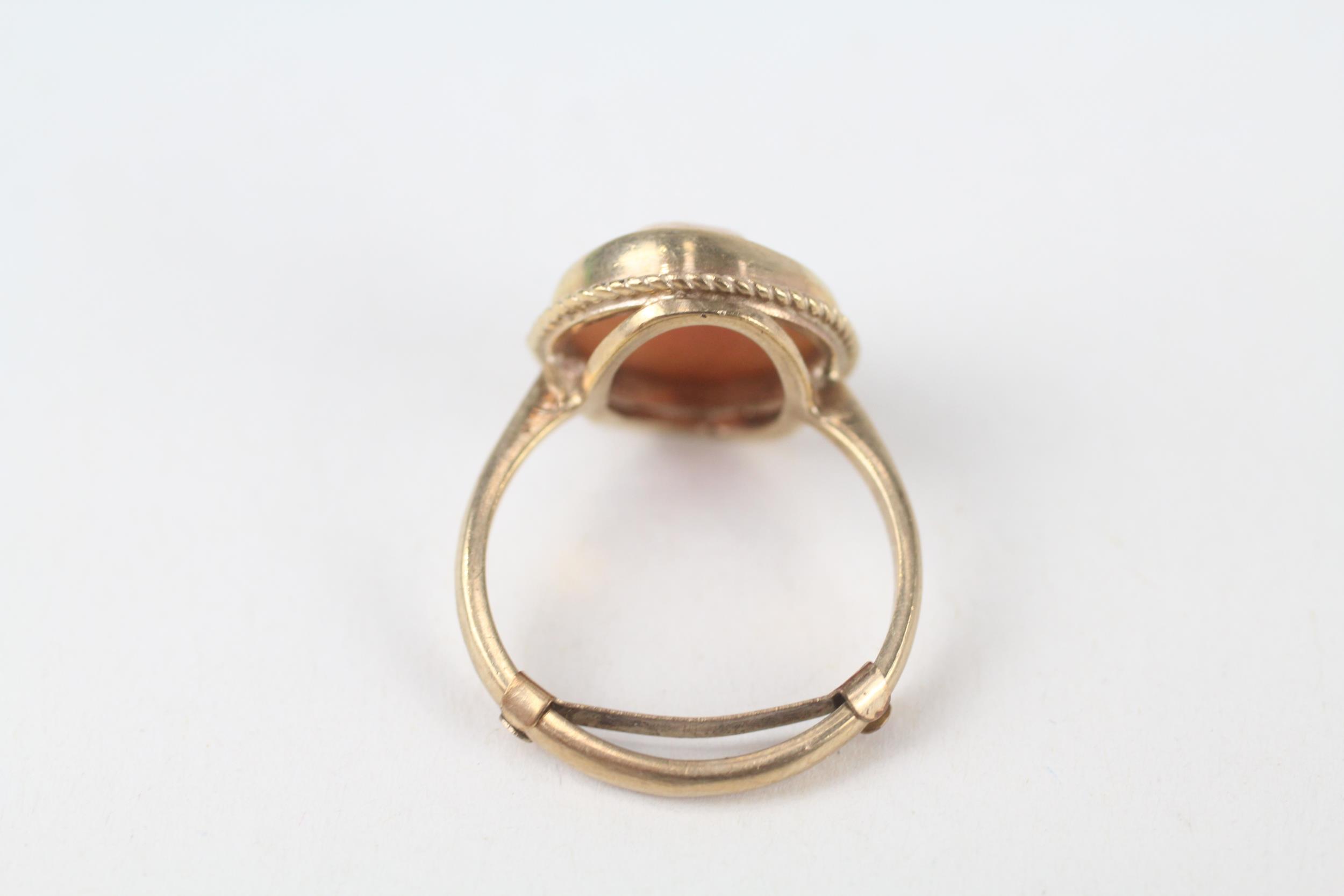 9ct gold shell cameo dress ring Size N 3.2 g - Image 5 of 5