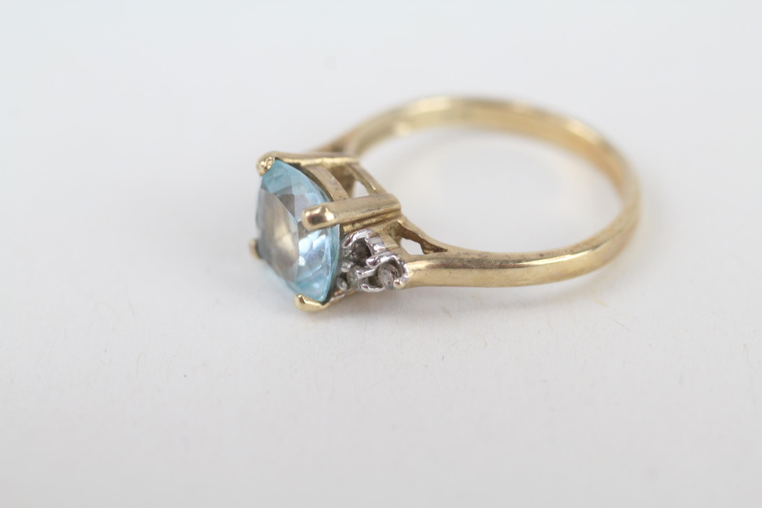 9ct gold diamond & topaz trefoil ring - as seen Size M 2.7 g - Image 3 of 4