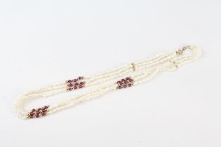9ct gold rice pearl & garnet three strand necklace 20.4 g