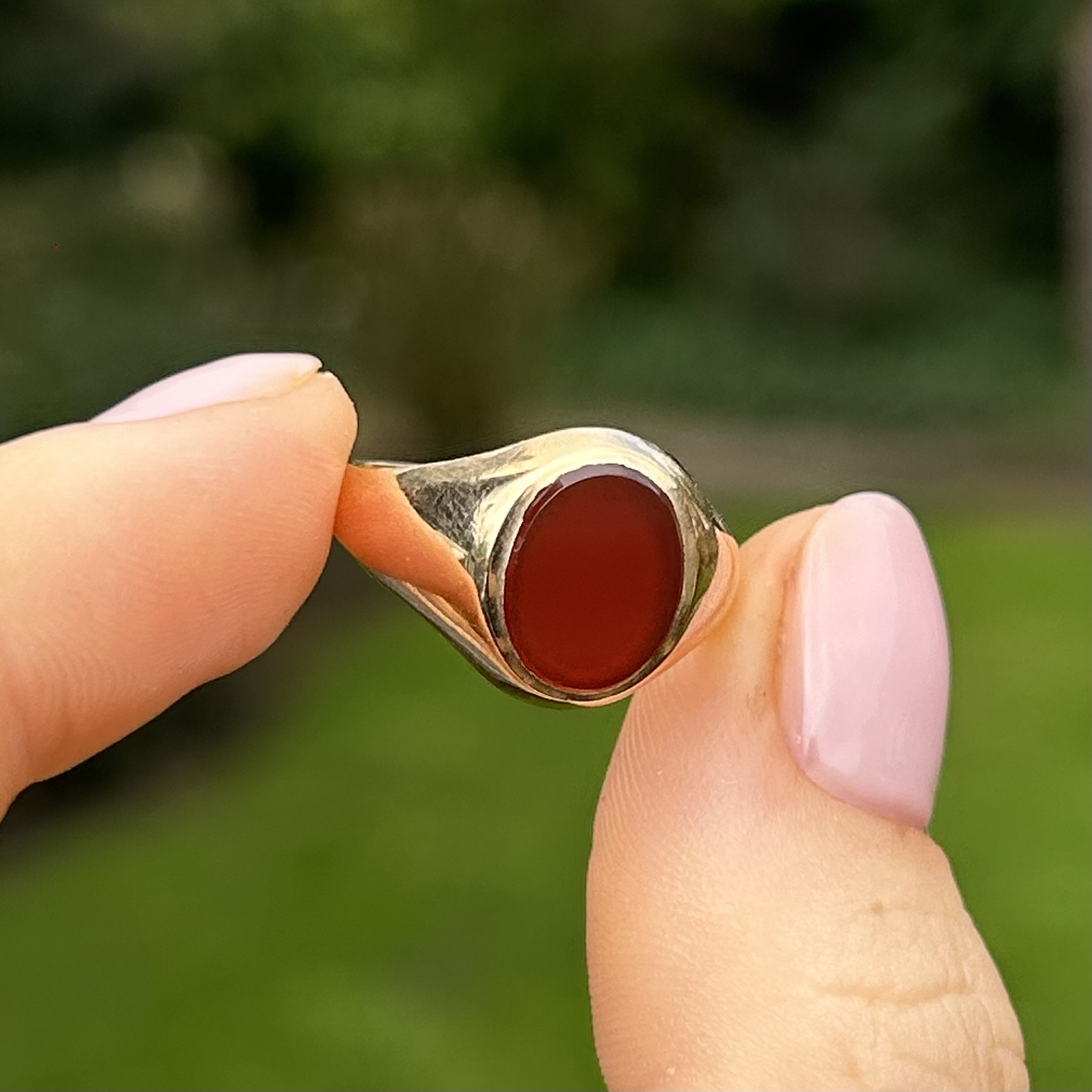 9ct oval carnelian signet ring Size K 2.8 g - Image 2 of 9