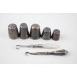 8 x Antique / Vintage HM .925 Sterling Silver Haberdashery Inc Thimbles (36g) - Inc Thimbles, Button