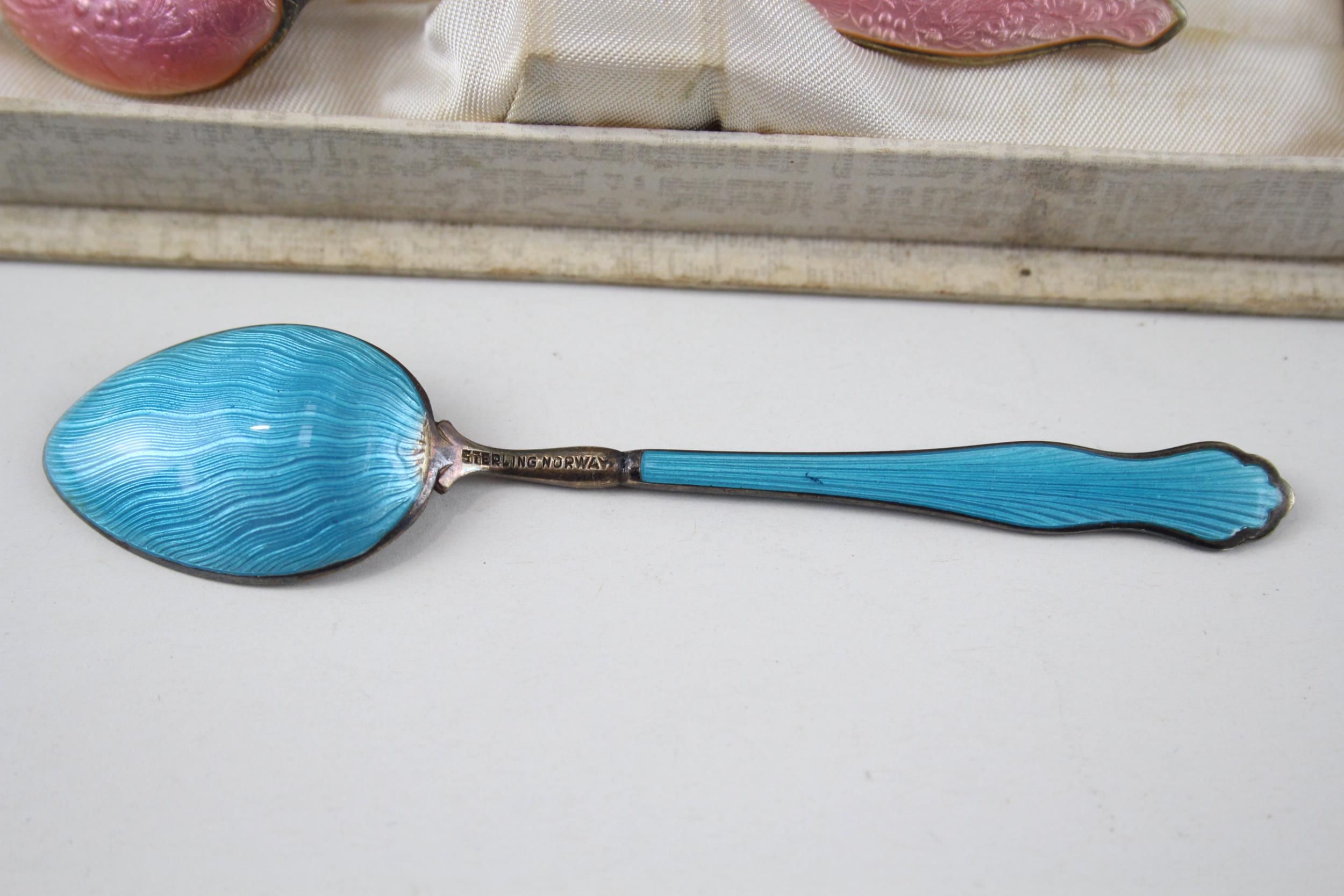 7 x Vintage Stamped .925 Sterling Silver Guilloche Enamel Teaspoons Boxed (81g) - Length - 10cm In - Image 2 of 7