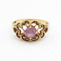 14ct gold vintage purple gemstone dress ring with scroll pierced pattern Size L 2.1 g