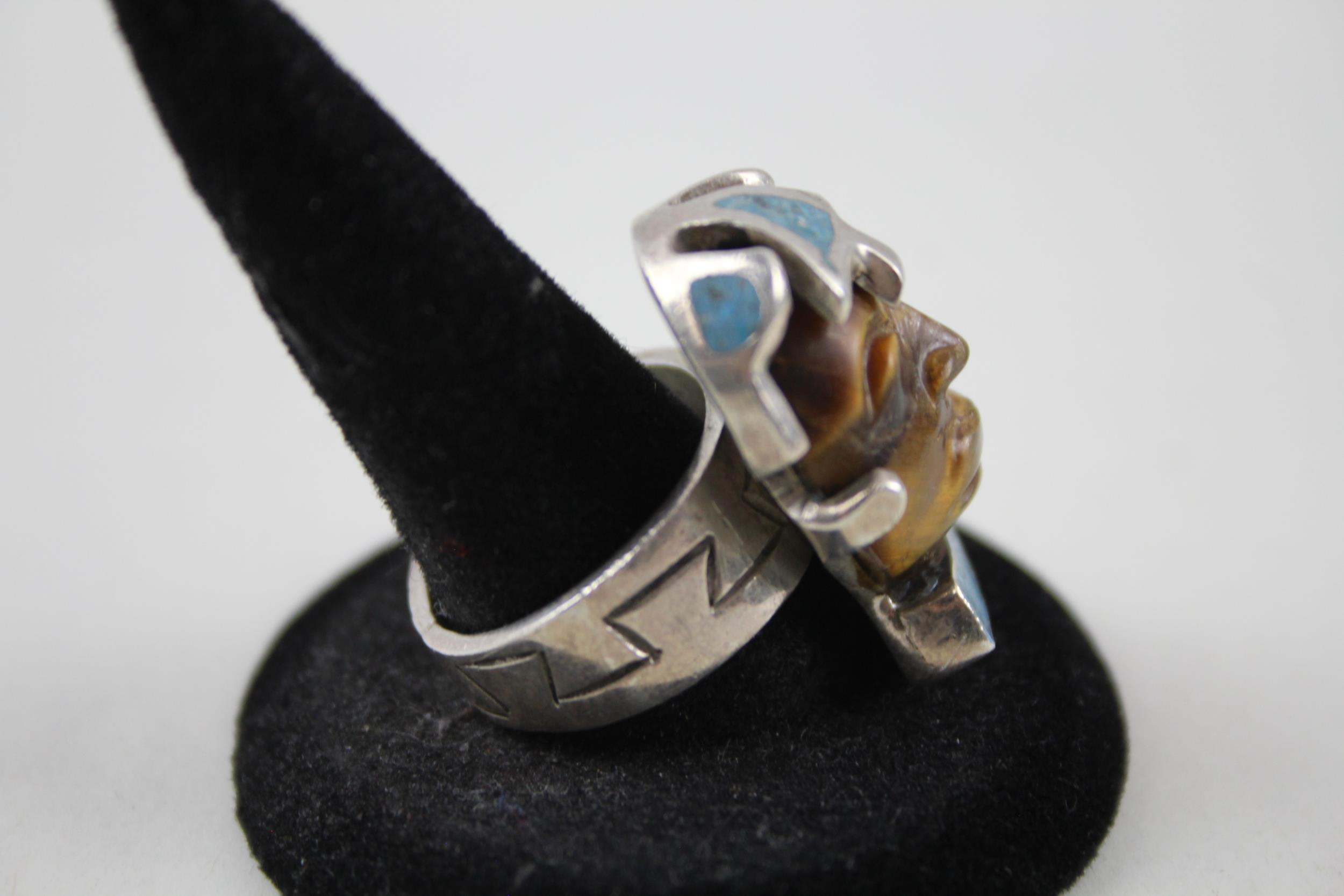 Silver Taxco ring with carved Tigers Eye (20g) - Image 4 of 7