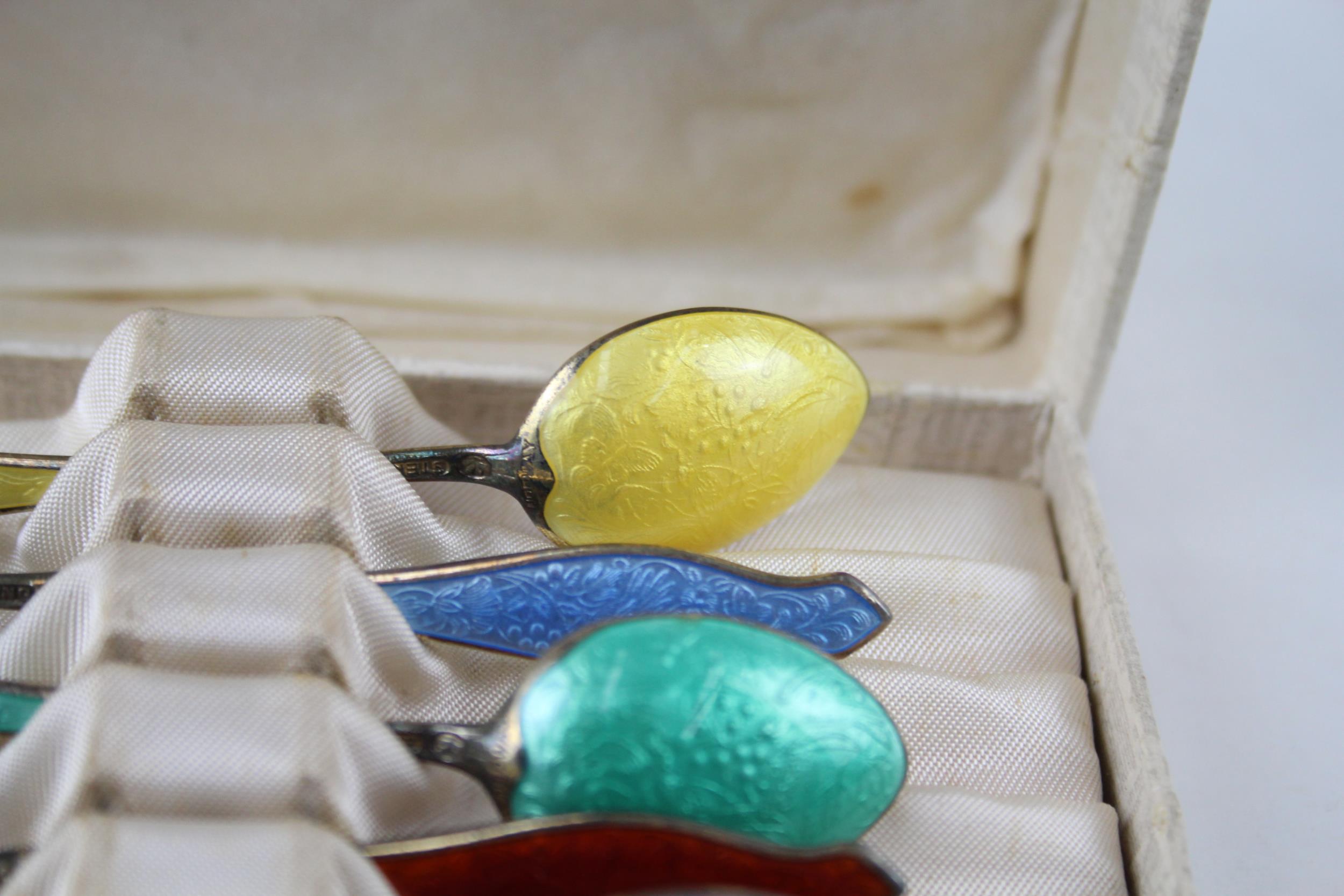 7 x Vintage Stamped .925 Sterling Silver Guilloche Enamel Teaspoons Boxed (81g) - Length - 10cm In - Image 5 of 7