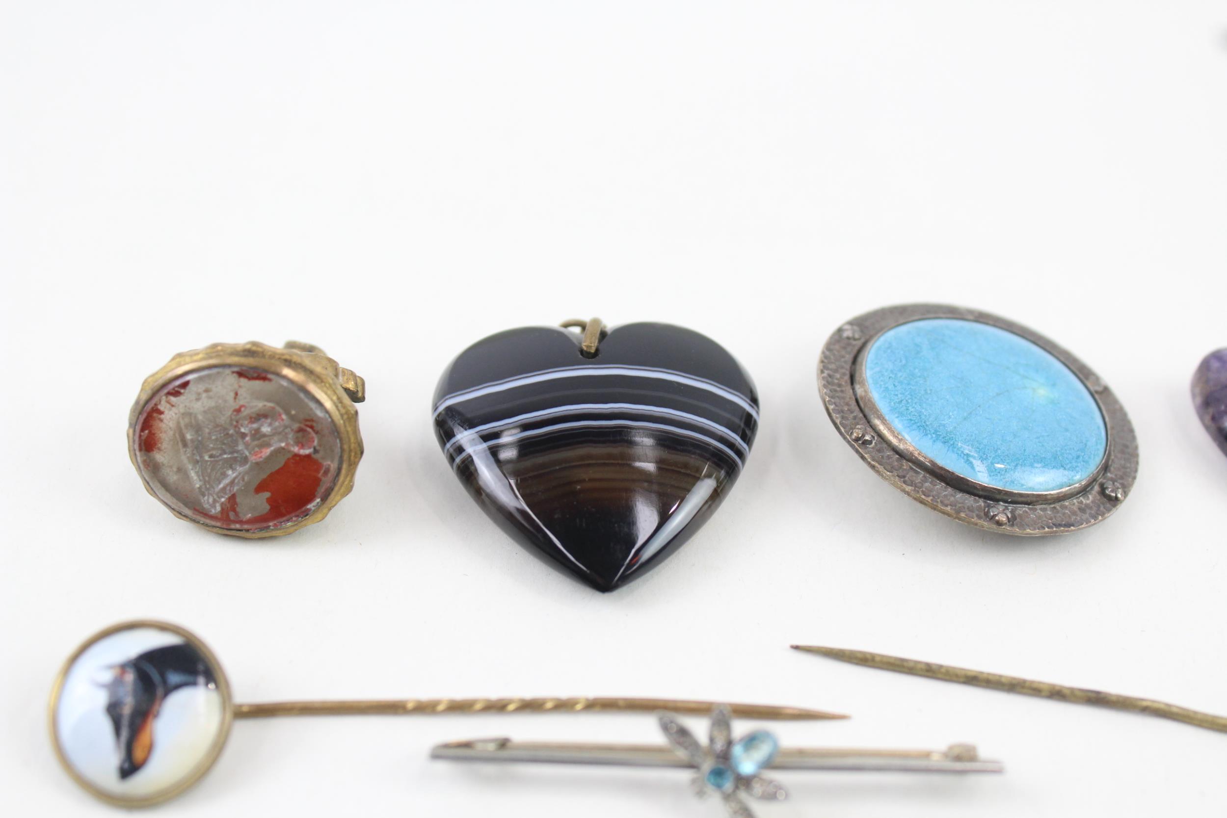 A collection of antique jewellery including Banded Agate (56g) - Image 4 of 7