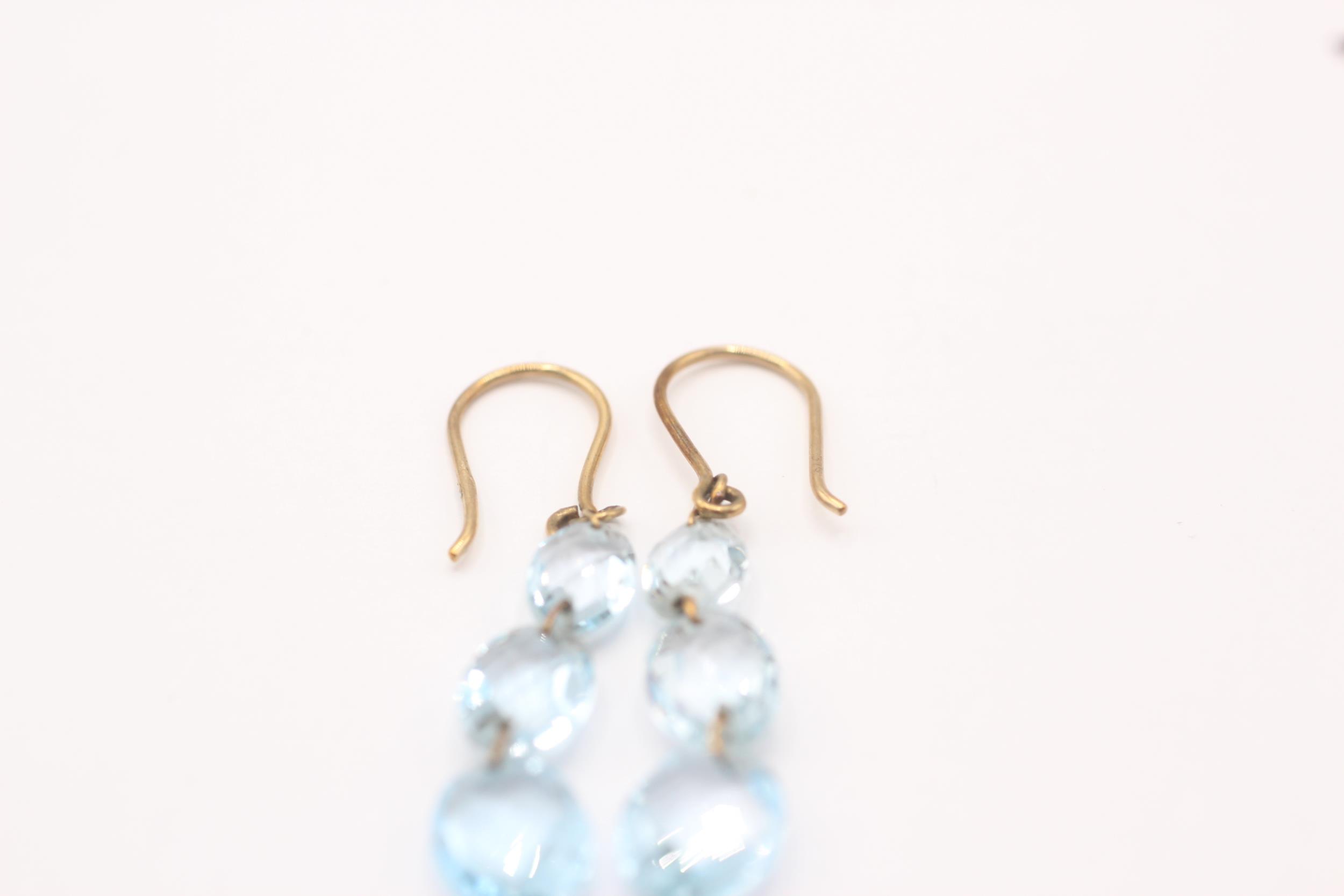 9ct gold faceted blue topaz drop earrings with French hooks 2.1 g - Image 2 of 5