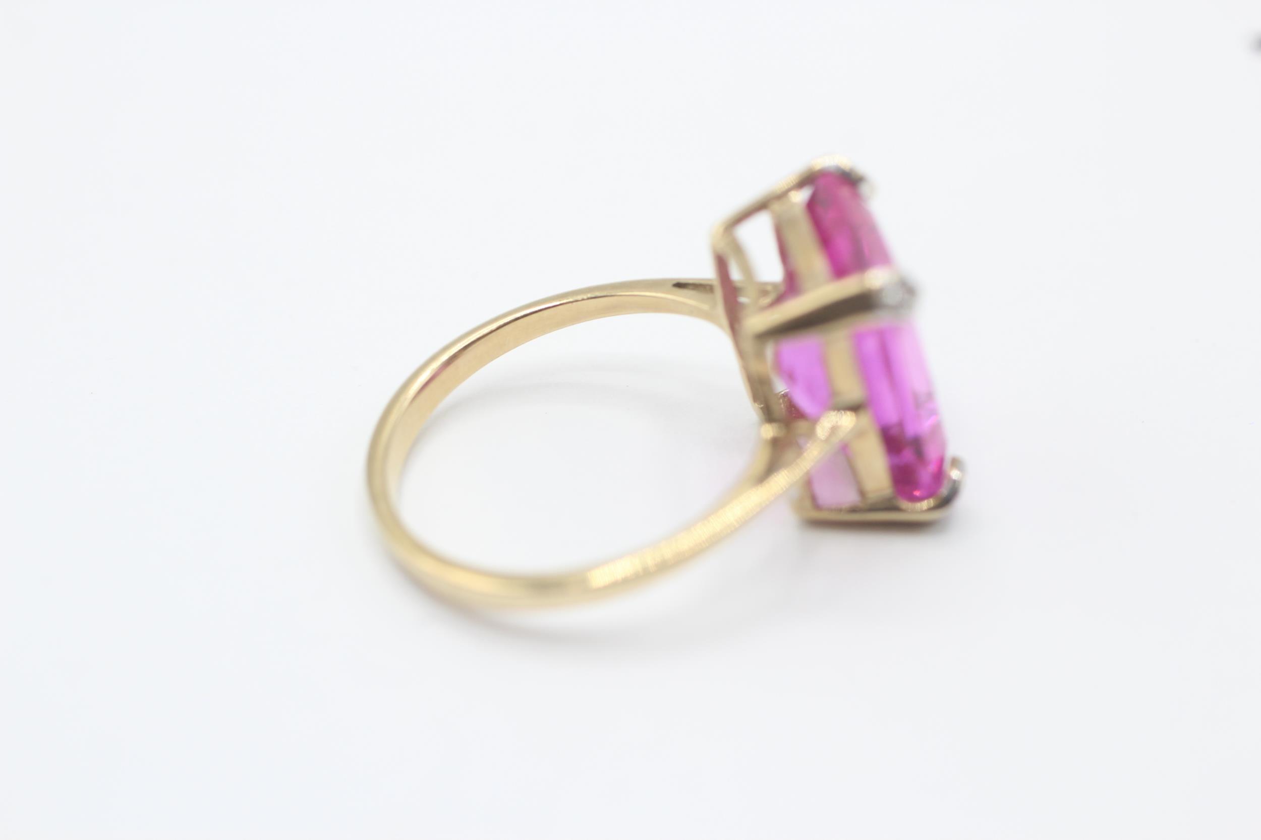 9ct gold pink gemstone and diamond cocktail ring Size N 3.9 g - Image 6 of 6