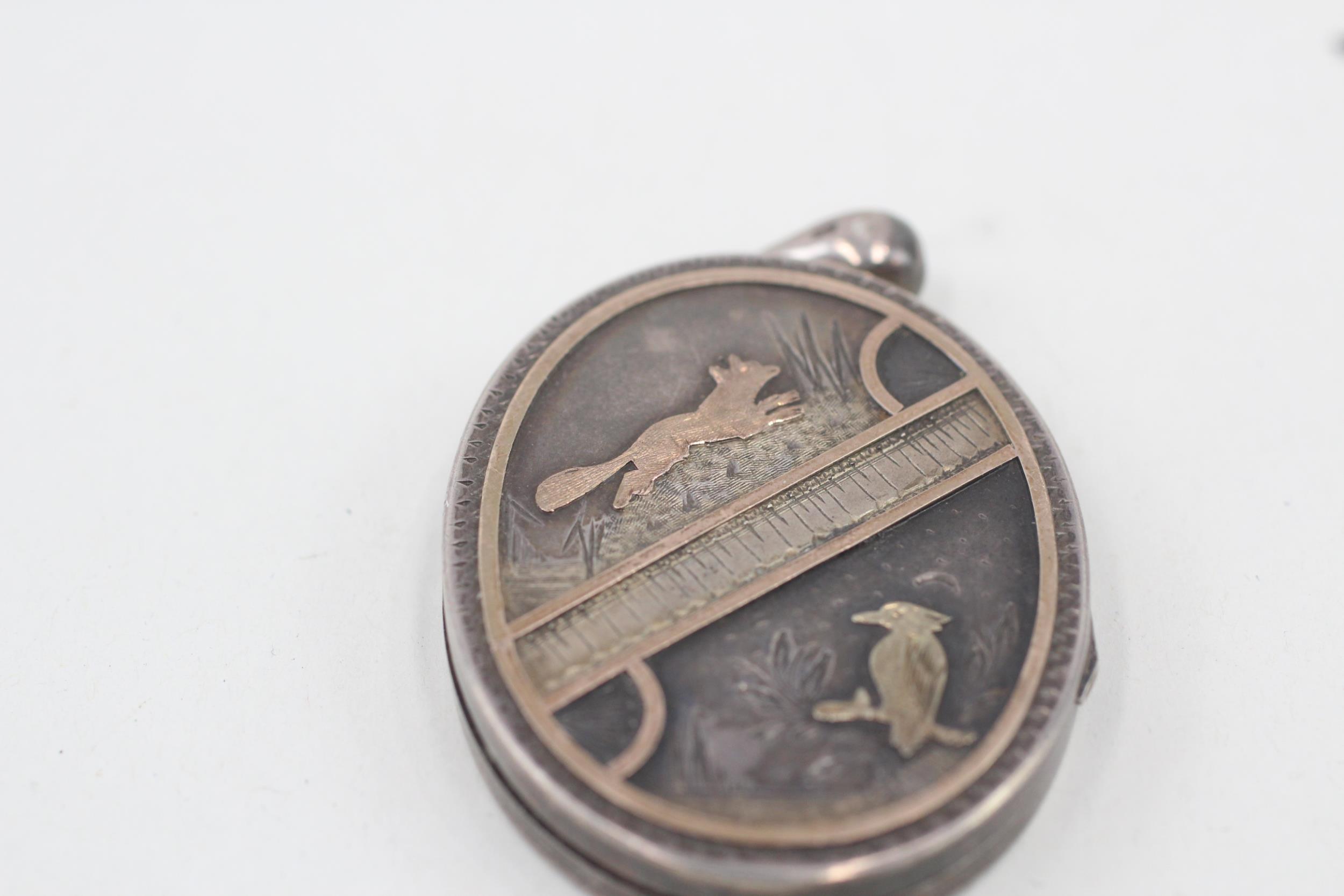 Silver antique aesthetic movement locket pendant with gold detailing (27g) - Image 3 of 6