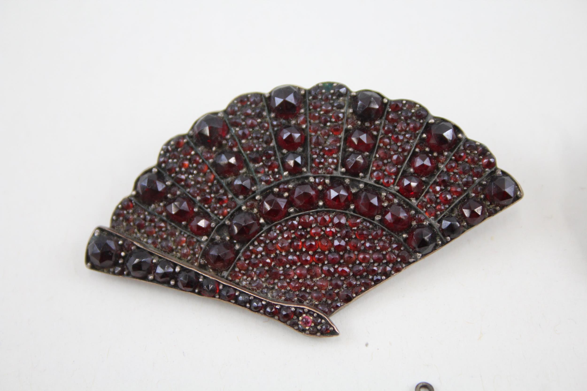 A collection of antique Bohemian Garnet jewellery (27g) - Image 2 of 8