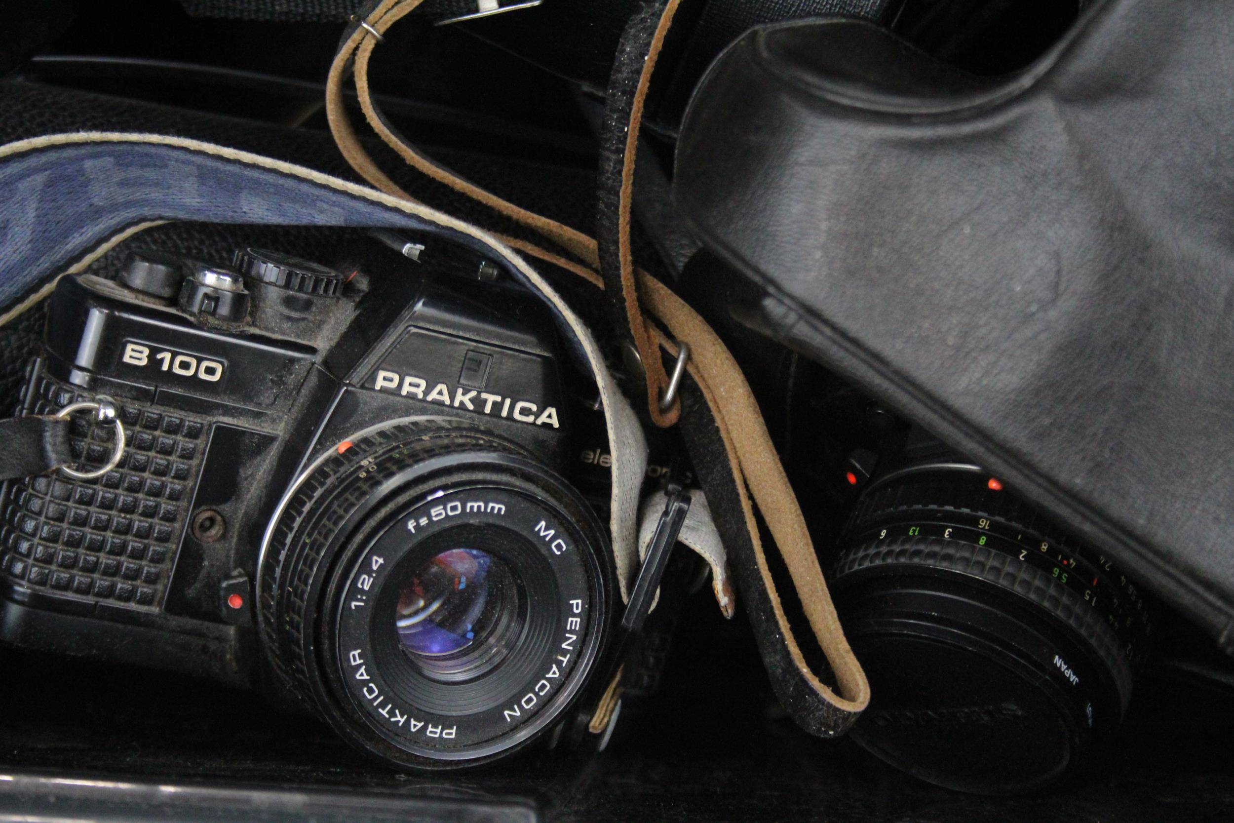 SLR Vintage Film Cameras Inc Canon, Pentax, Minolta Etc w/ Misc Lenses Job Lot - SLR Vintage Film - Image 2 of 5