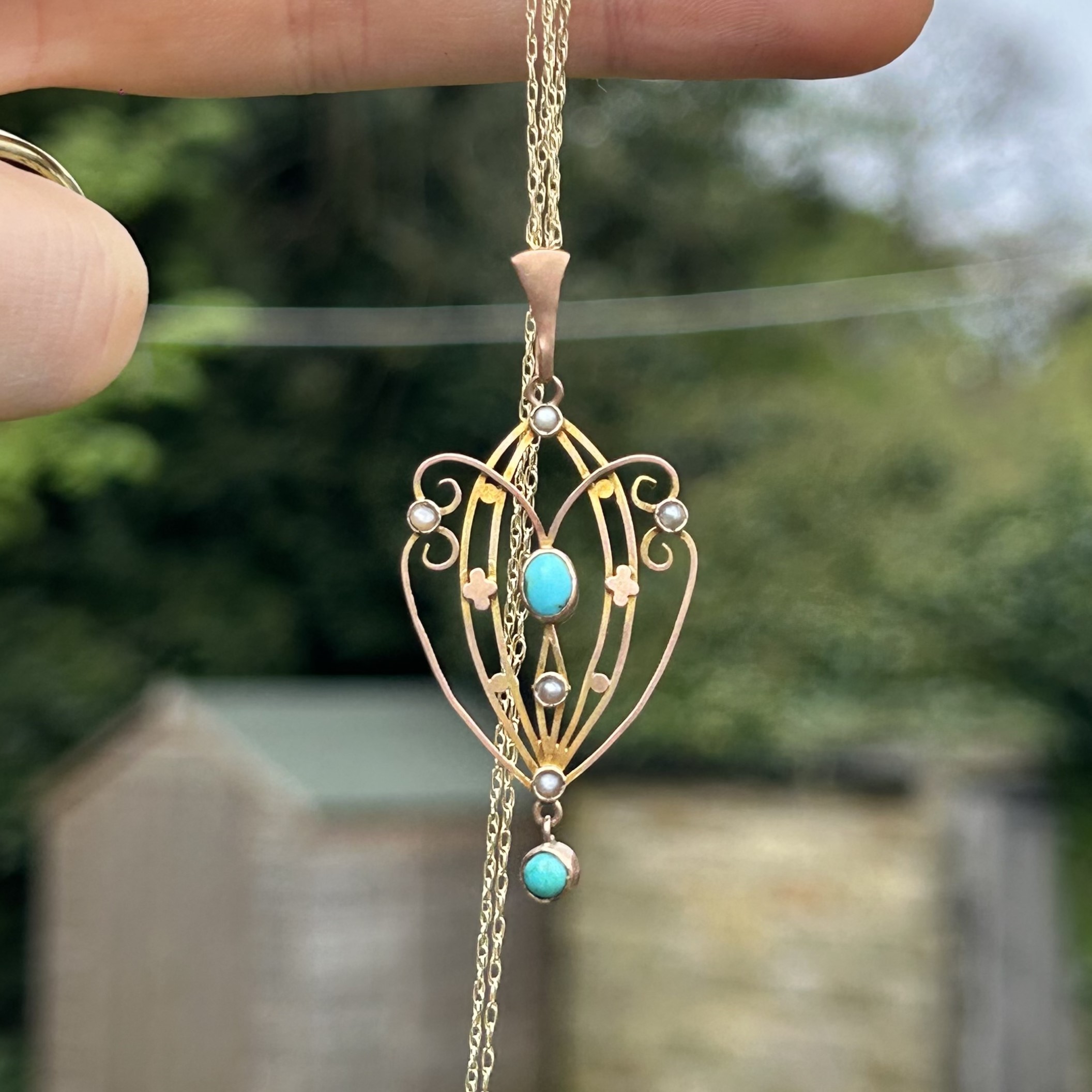 9ct gold turquoise and seed pearl lavaliere style pendant on chain 2.5 g