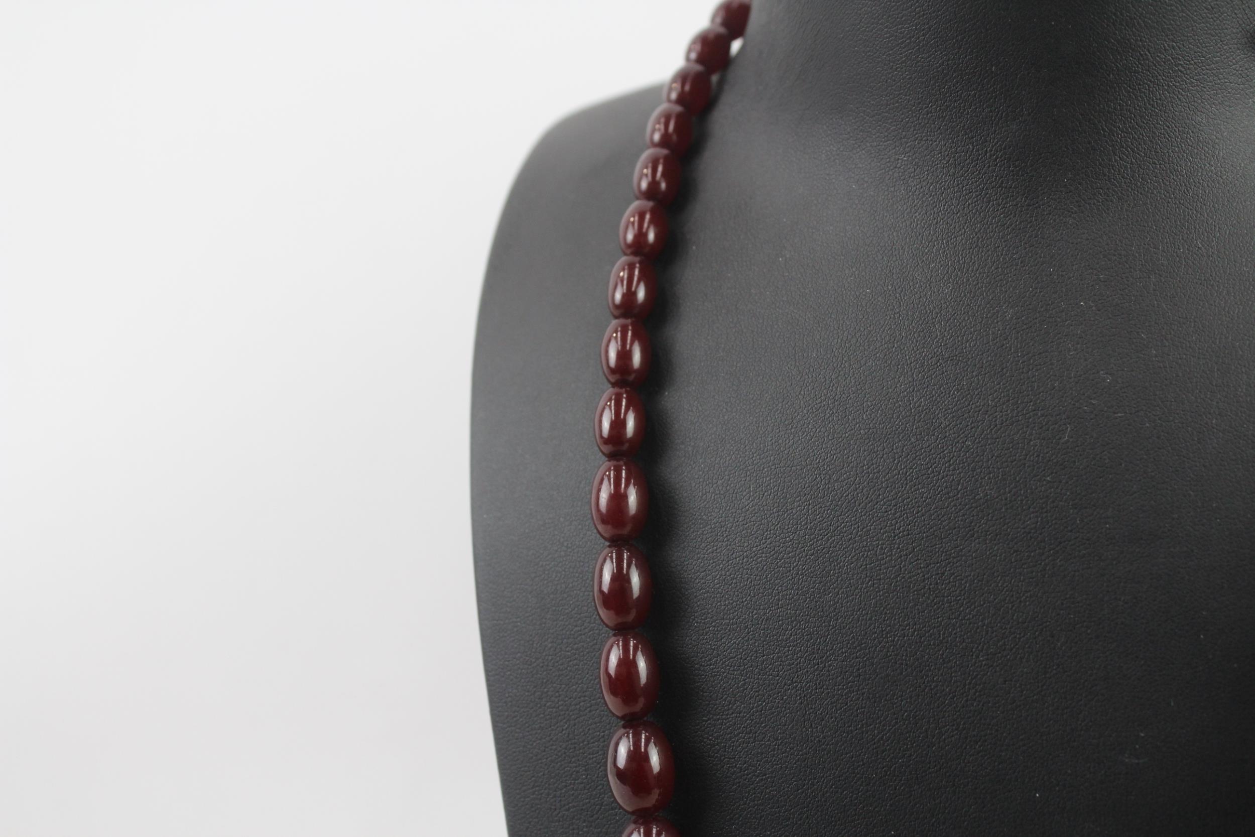 Cherry Bakelite graduated necklace with screw clasp (66g) - Bild 5 aus 7