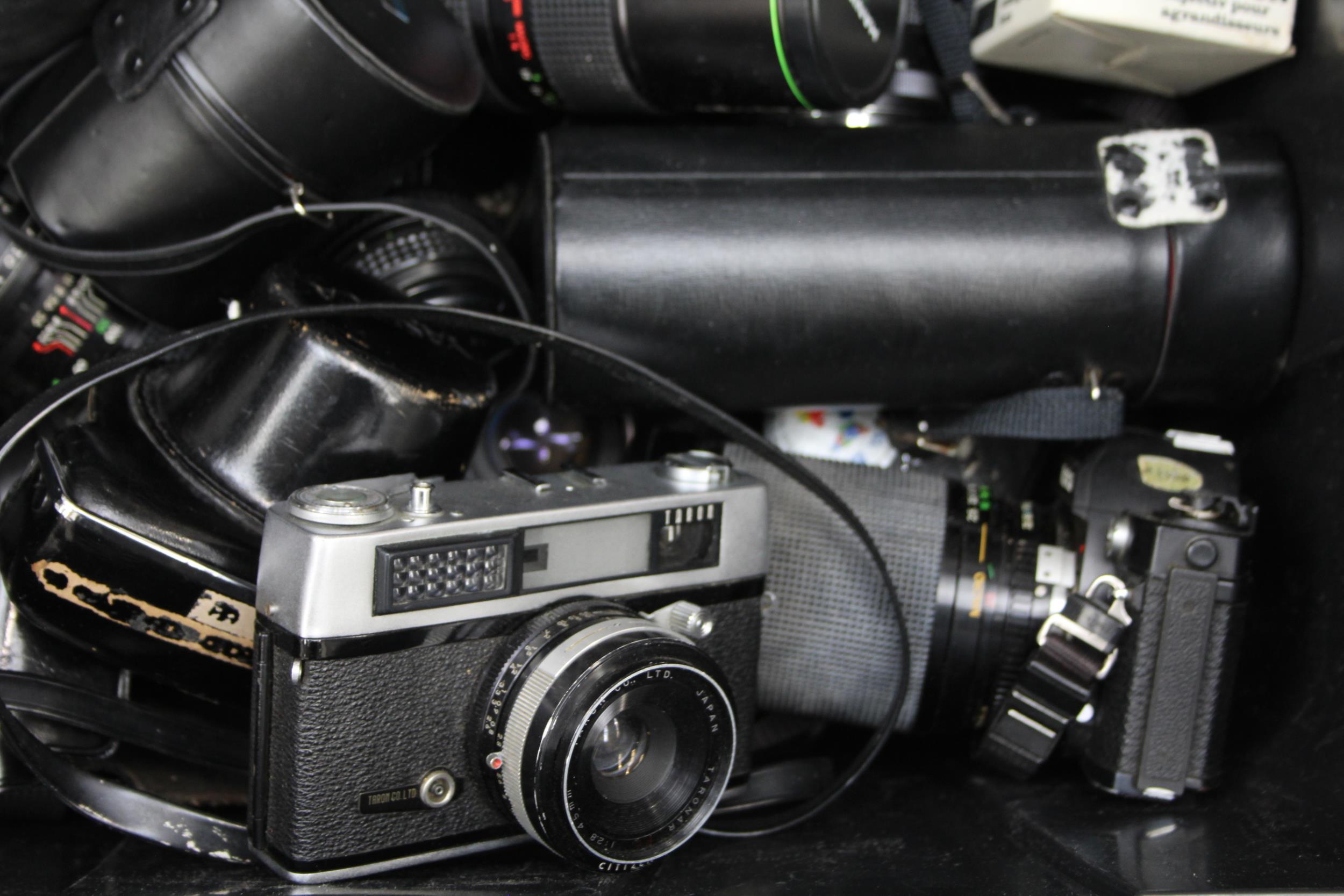 SLR Vintage Film Cameras Inc Canon, Pentax, Minolta Etc w/ Misc Lenses Job Lot - SLR Vintage Film - Image 5 of 6