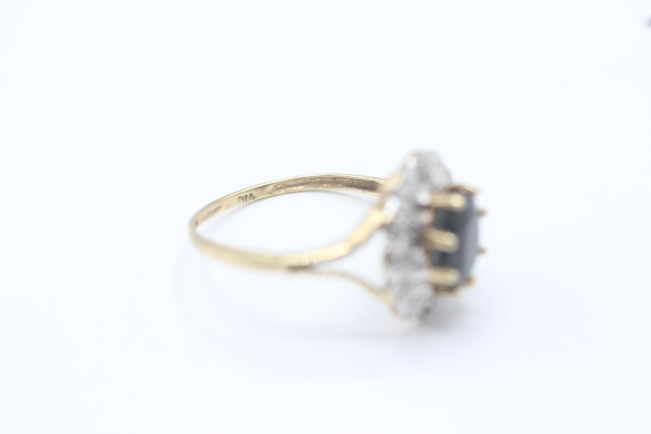 9ct gold sapphire & diamond cluster ring - MISHAPEN - AS SEEN Size O 1.7 g - Image 5 of 5