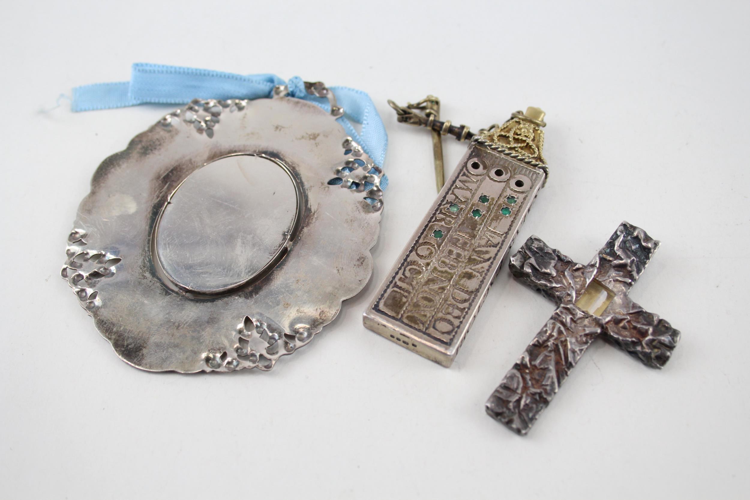 3 x Antique / Vintage .800 & .925 Sterling Silver Religious Iconography (121g) - In antique / - Image 6 of 6