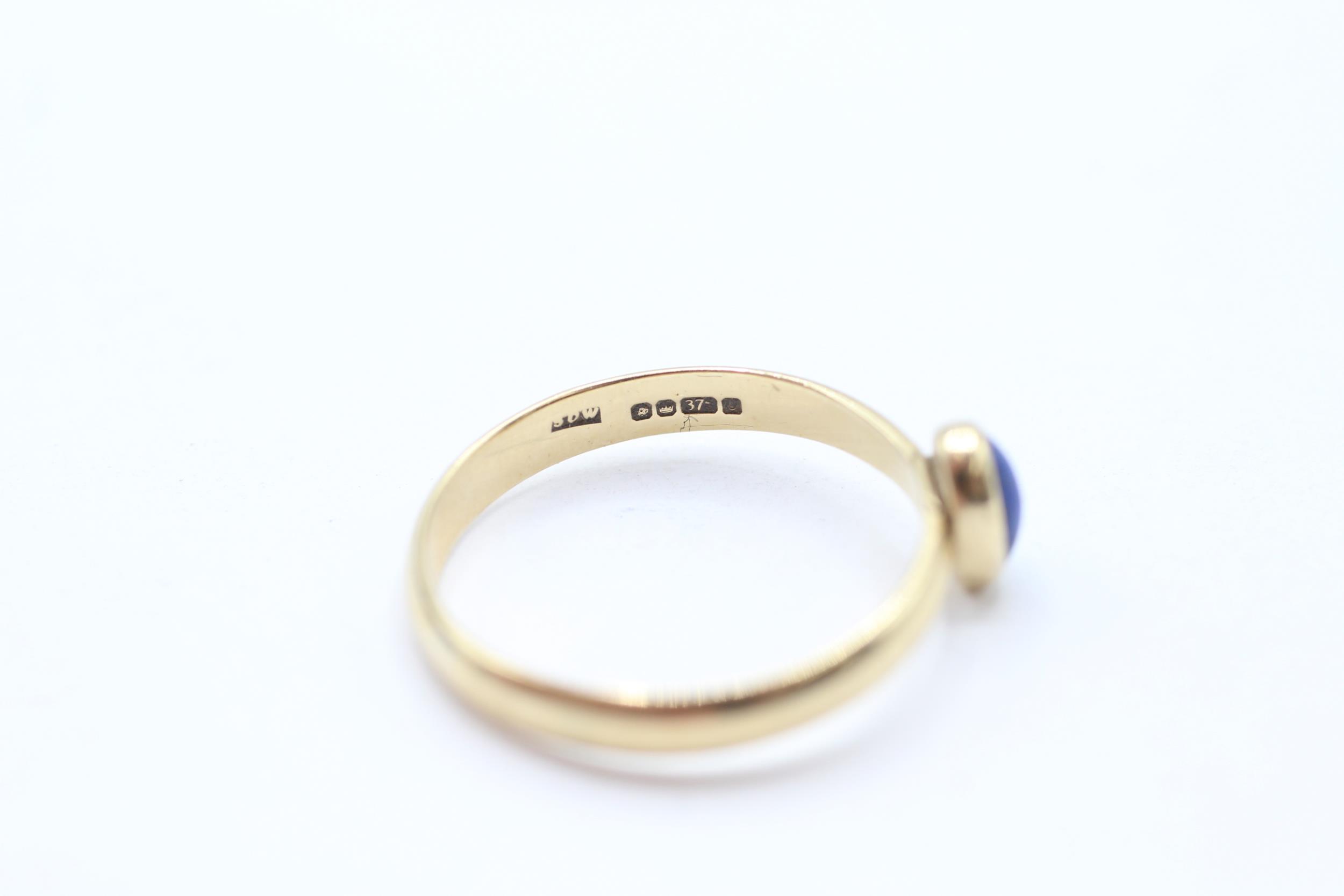 9ct gold vintage lapis ring, bezel set Size O 1.7 g - Image 4 of 4