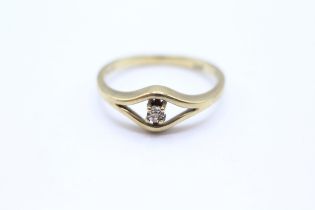9ct gold diamond dress ring Size N 1.6 g