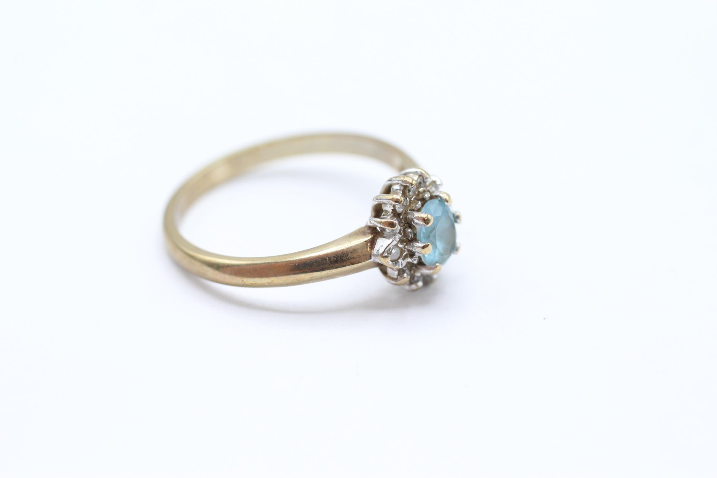 9ct diamond & topaz cluster ring Size M 1.9 g - Image 2 of 4