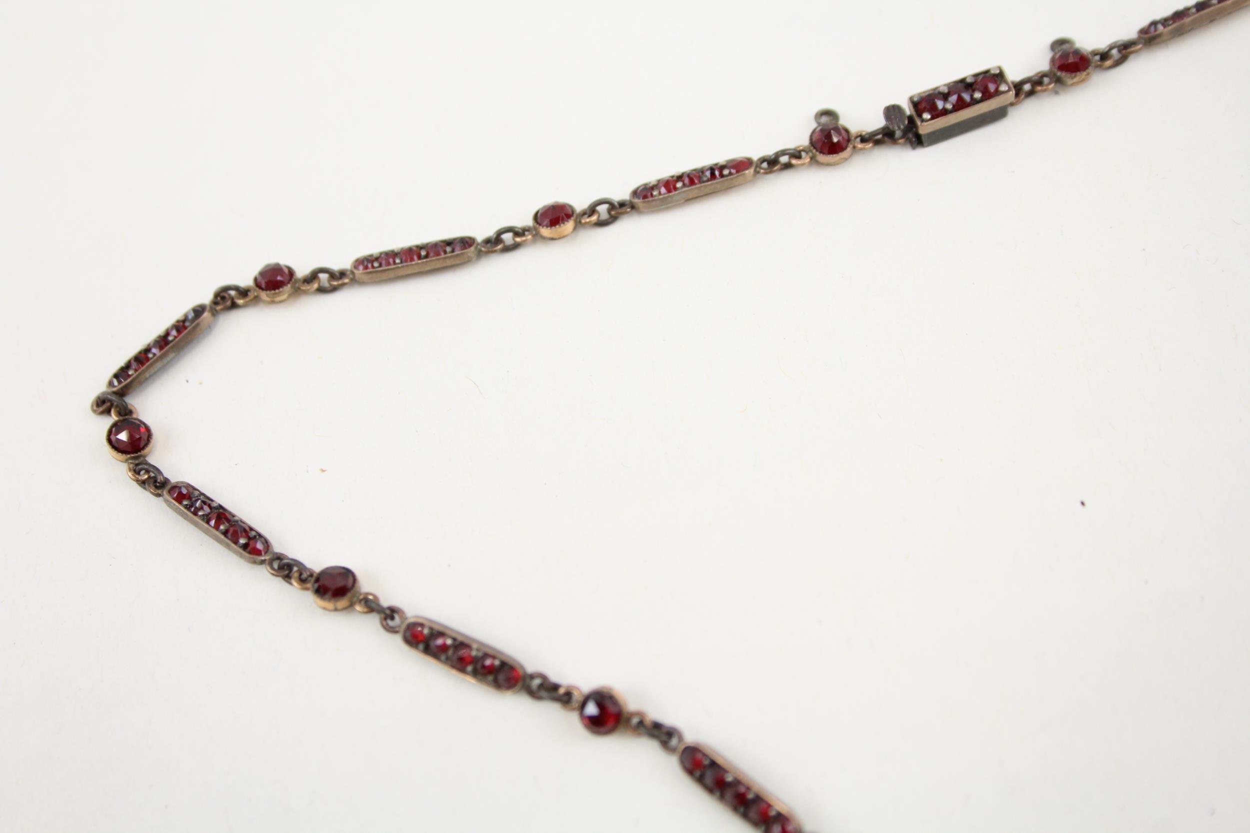 A collection of antique Bohemian Garnet jewellery (27g) - Image 7 of 8