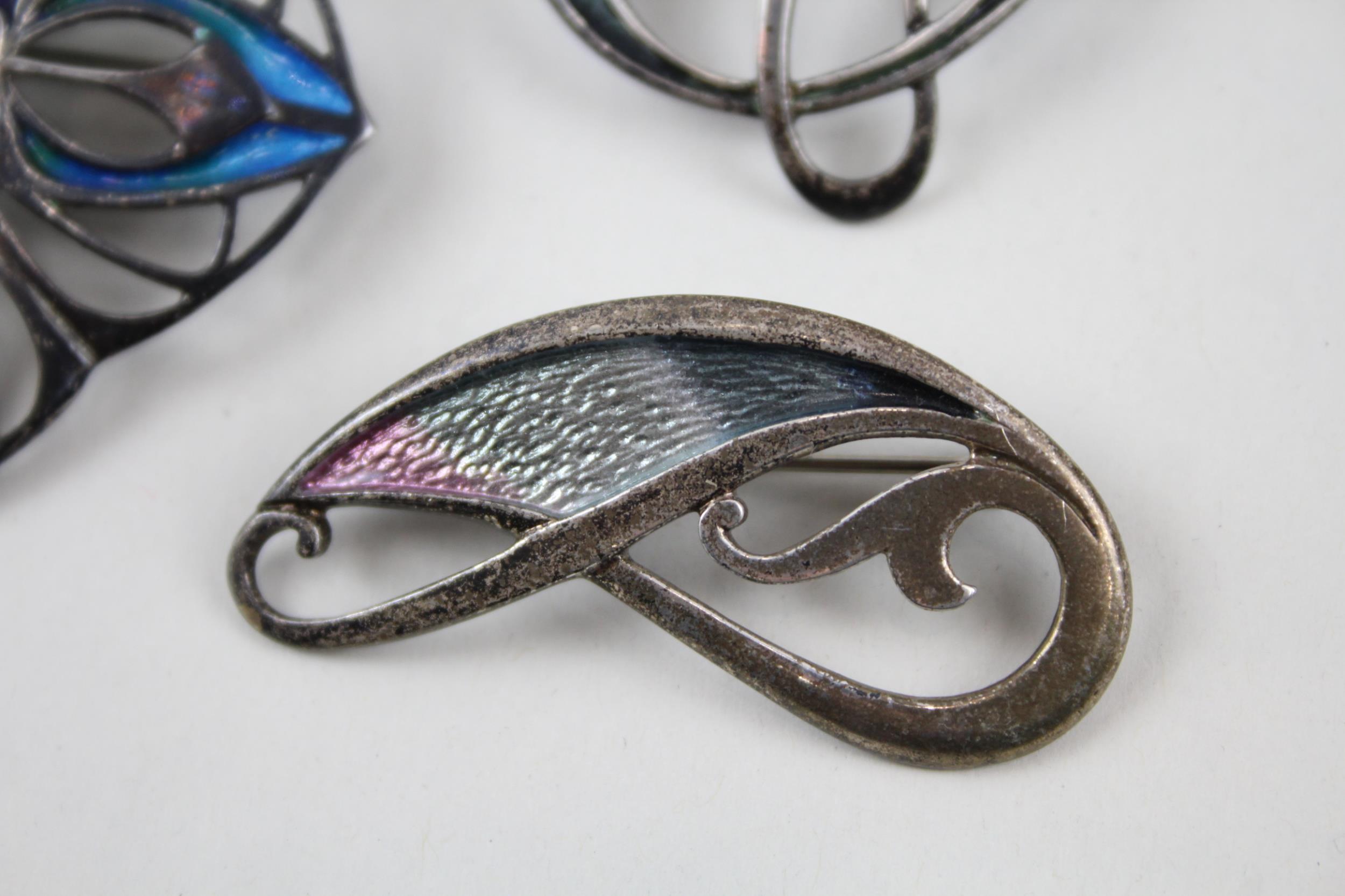 Three silver enamel brooches including Malcolm Gray and Pat Cheney (32g) - Image 4 of 8