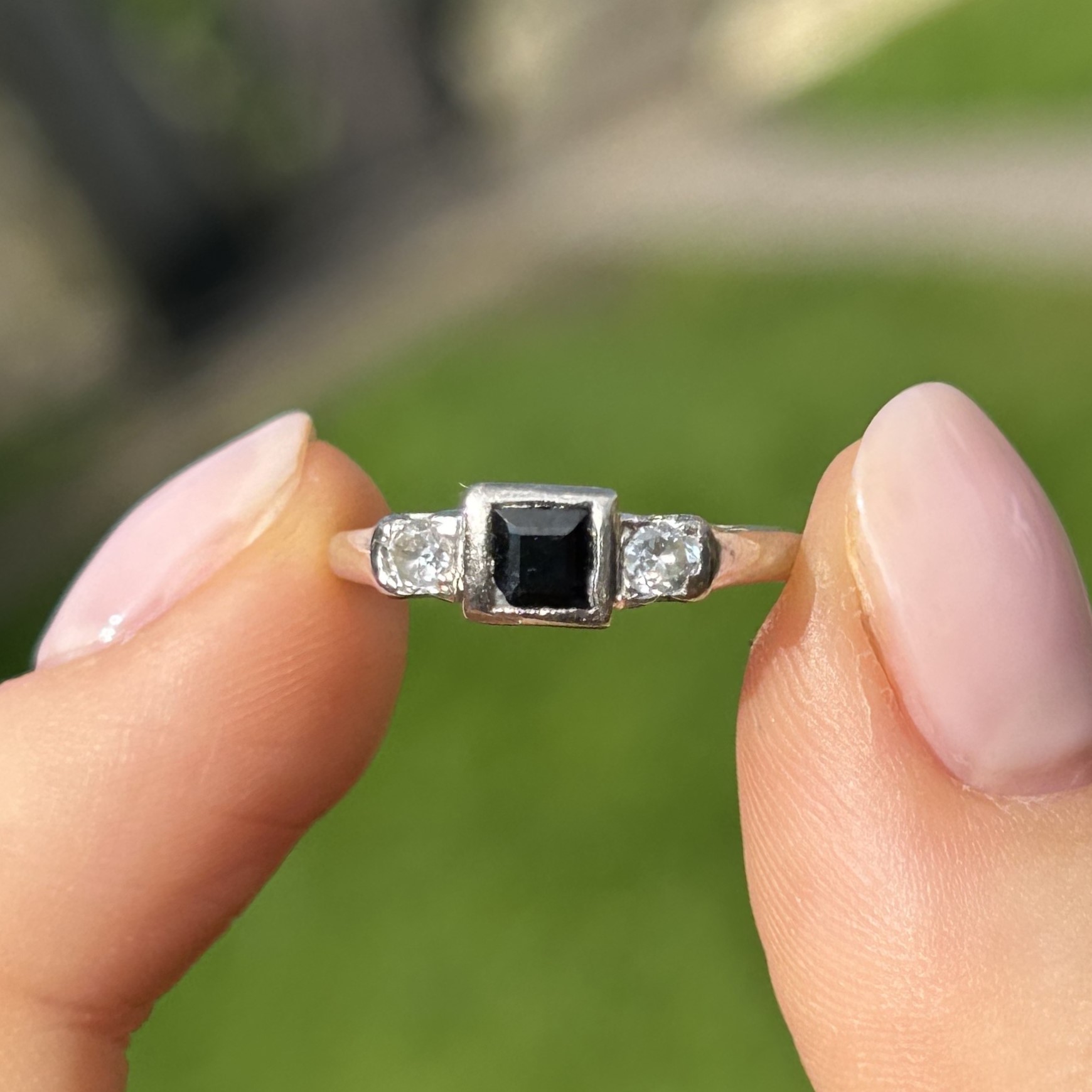 9ct gold diamond & sapphire three stone ring Size L 2.2 g