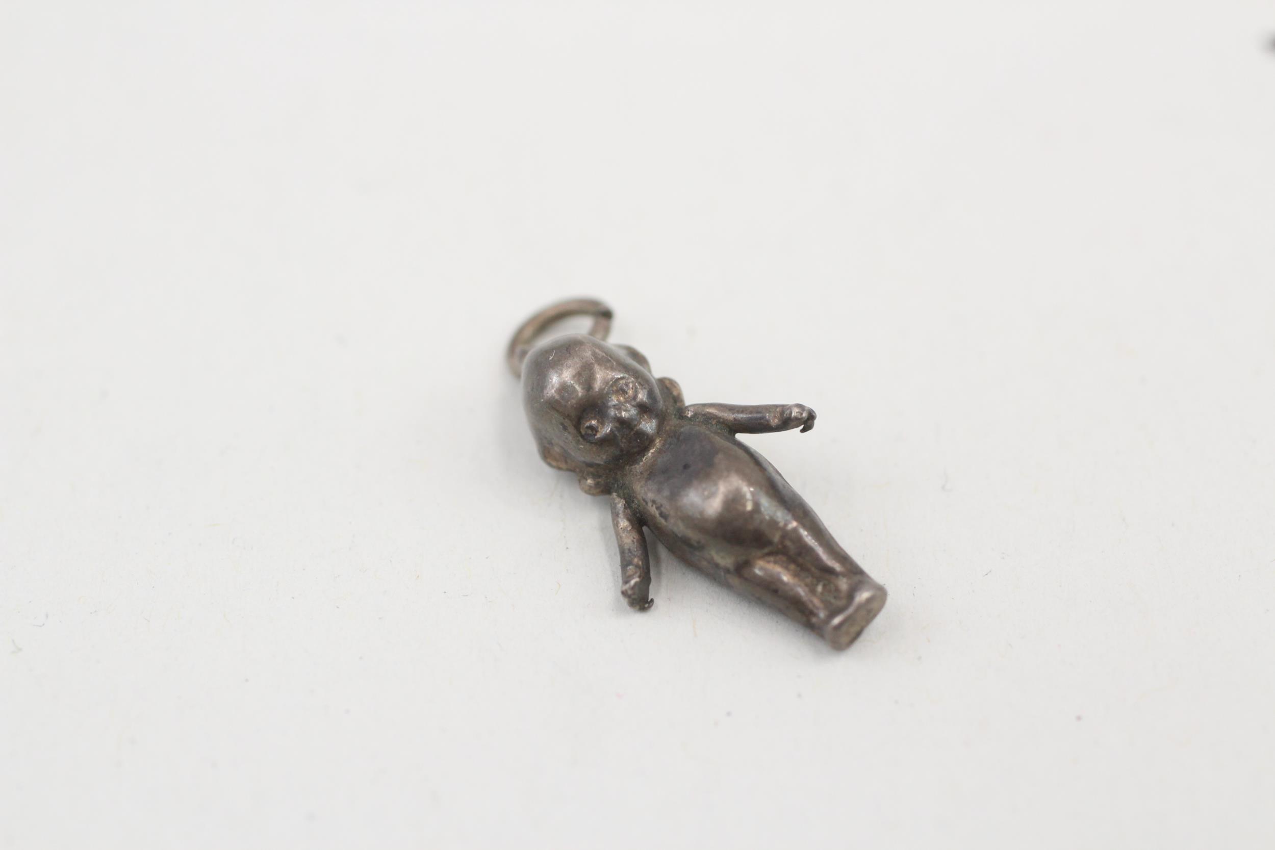 Silver antique fumsup charm (1g) - Image 2 of 6