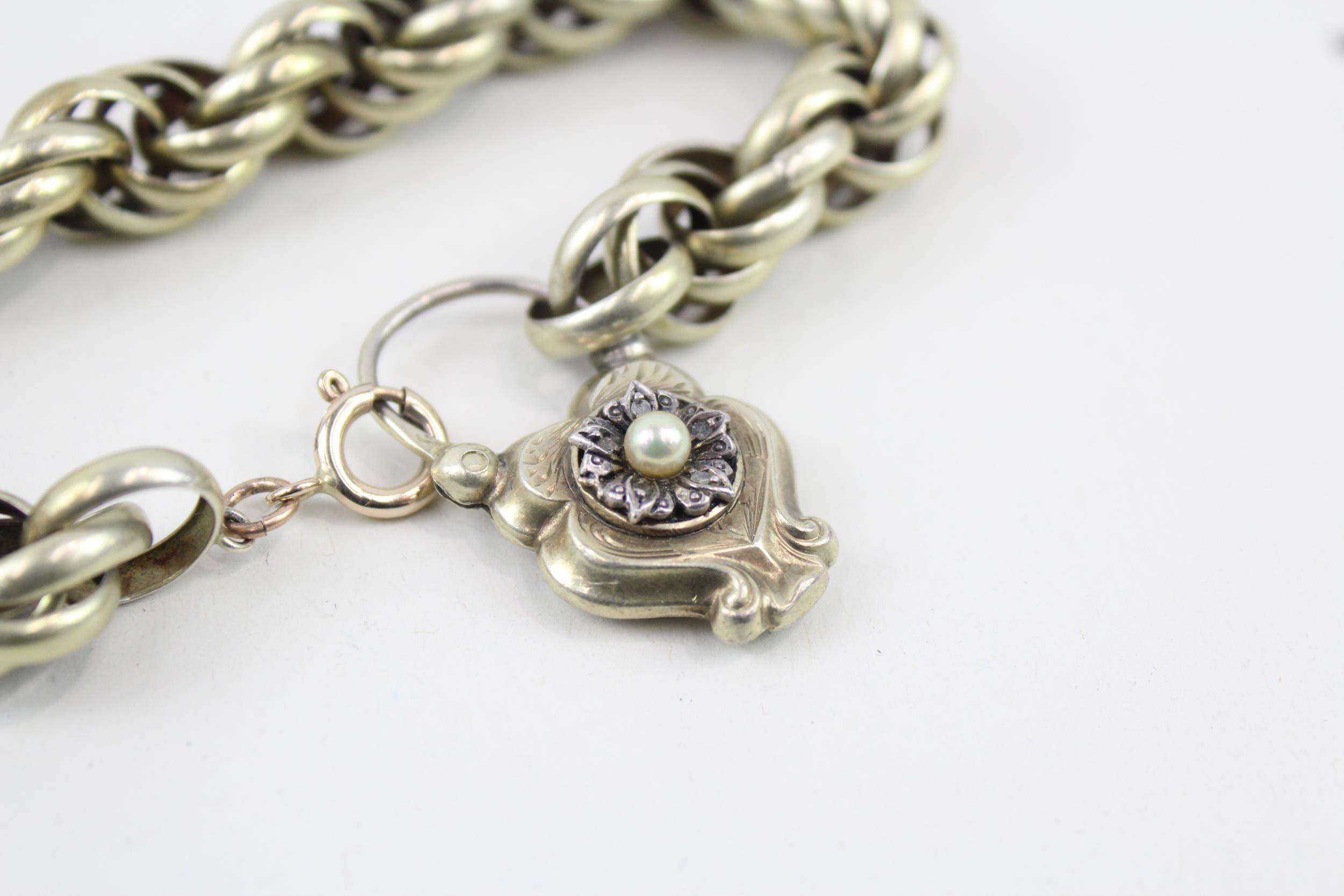 Silver antique bracelet with Diamond set padlock clasp (25g) - Image 2 of 7