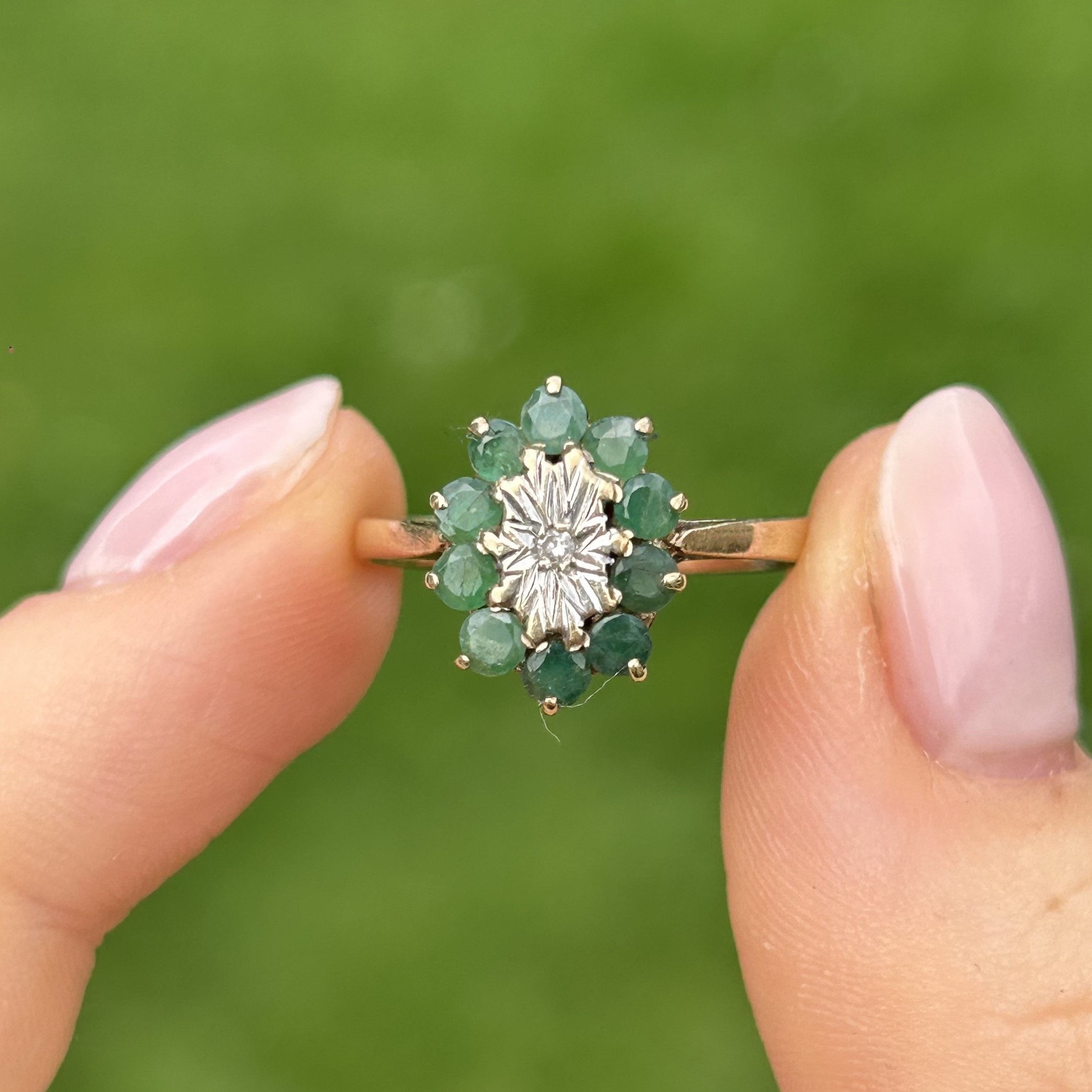 9ct gold emerald & diamond cluster ring Size N 1/2 2.1 g