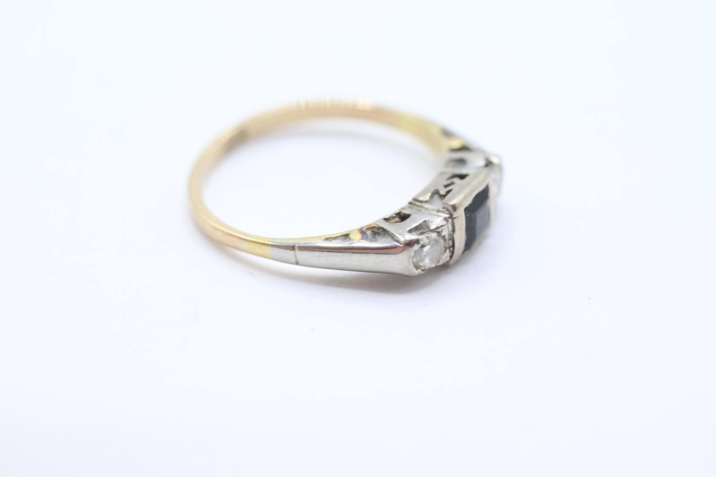 9ct gold diamond & sapphire three stone ring Size L 2.2 g - Image 2 of 4