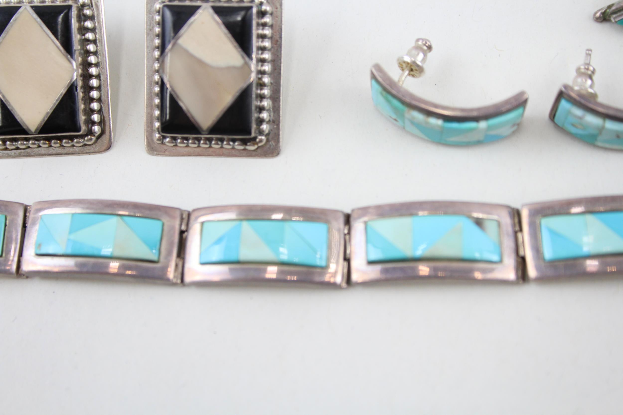 A collection of silver Native American jewellery including Sharon Sandoval (59g) - Image 6 of 7