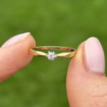 18ct gold round brilliant cut diamond single stone ring Size O 1.7 g