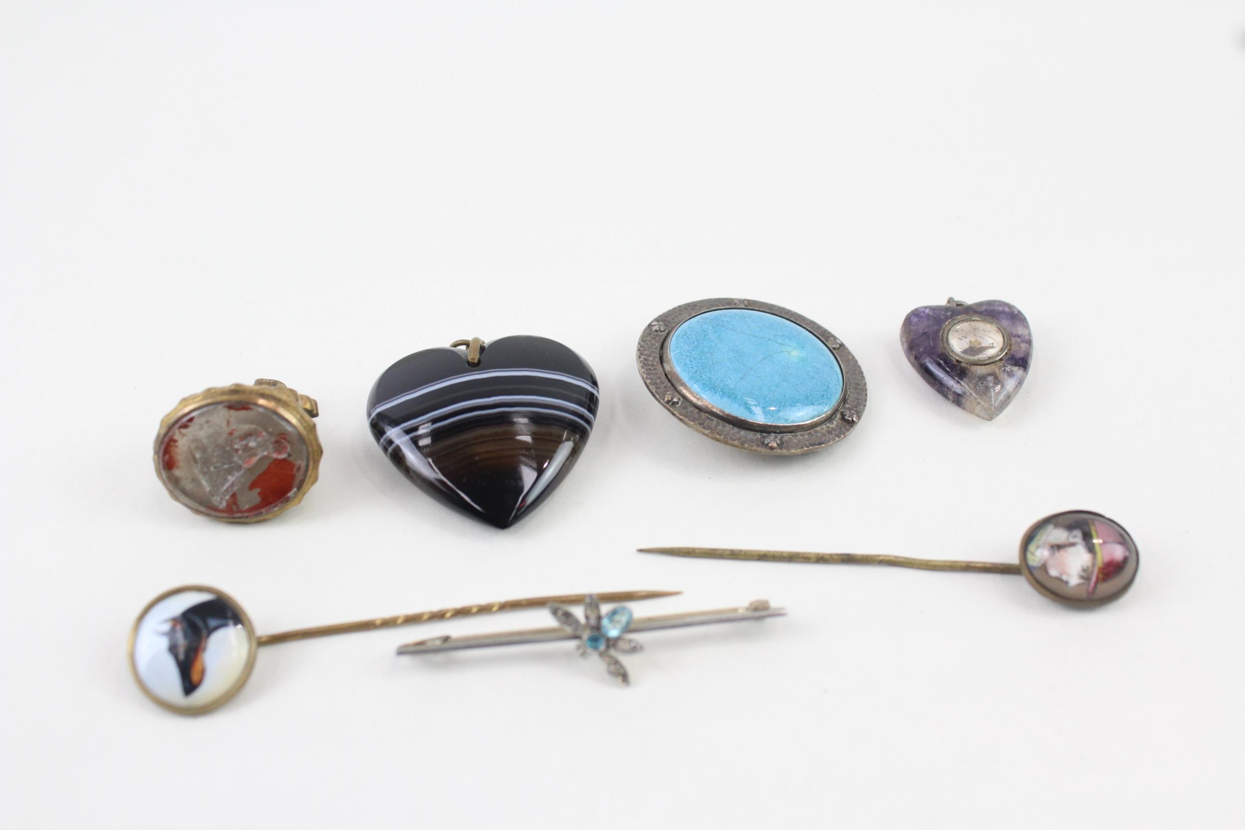 A collection of antique jewellery including Banded Agate (56g)