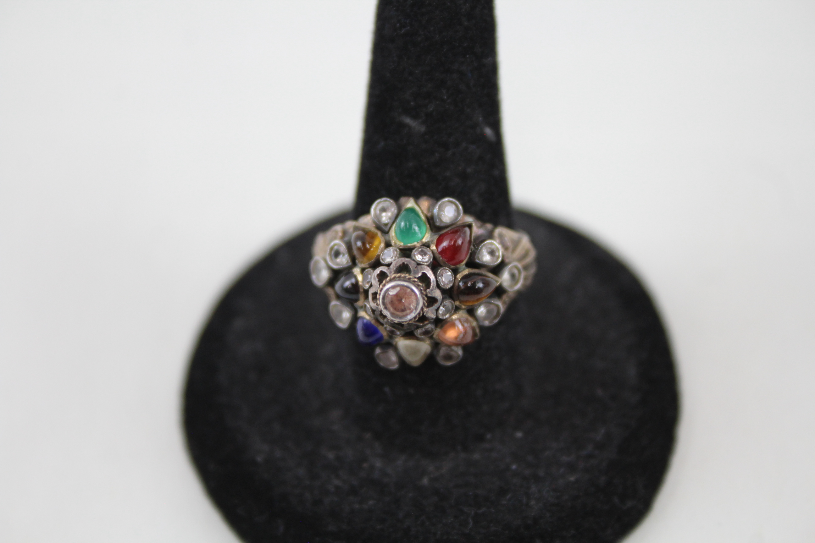 Low carat princess ring with multi gemstones (4g)