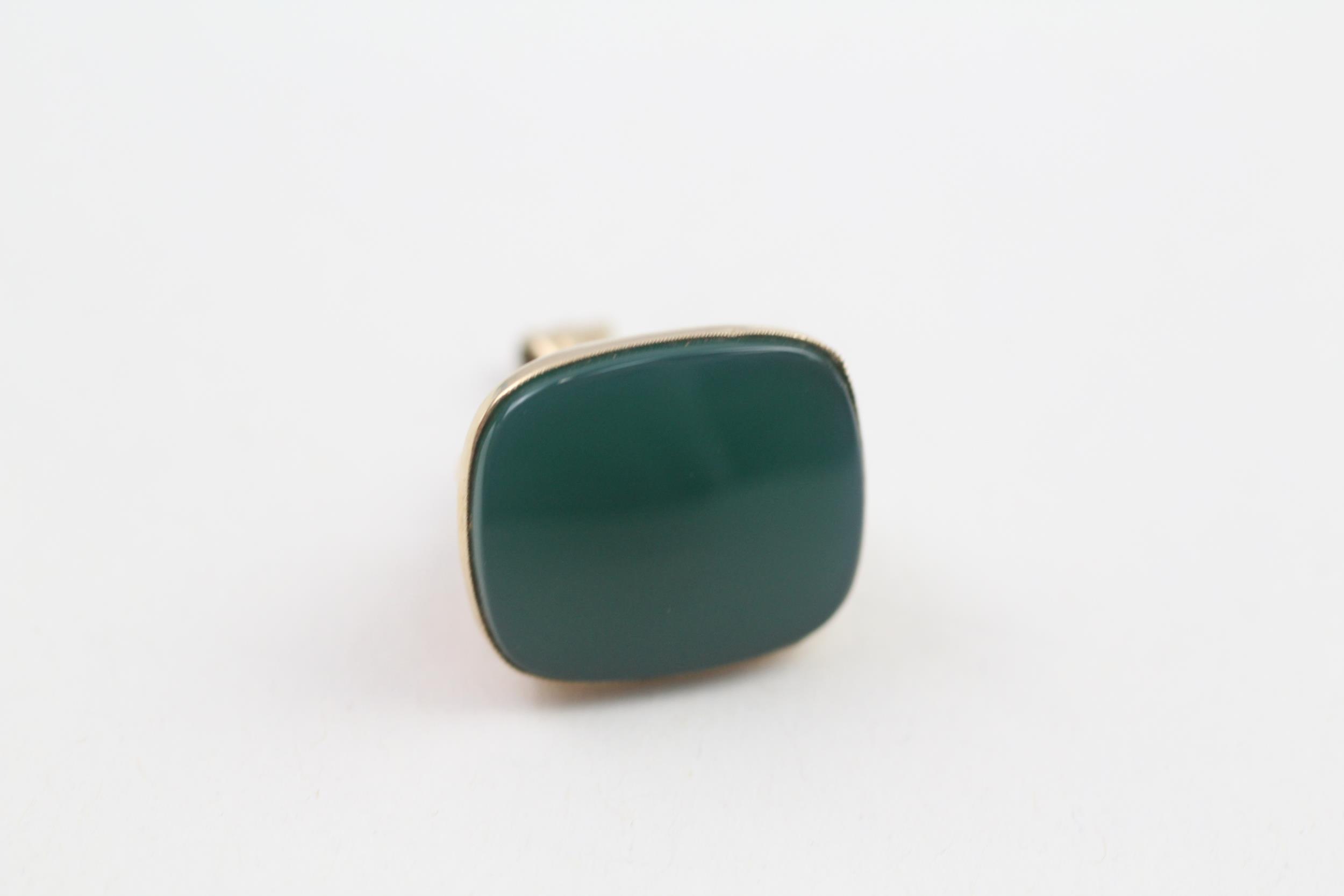 9ct gold green agate fob 2.2 g - Image 4 of 4