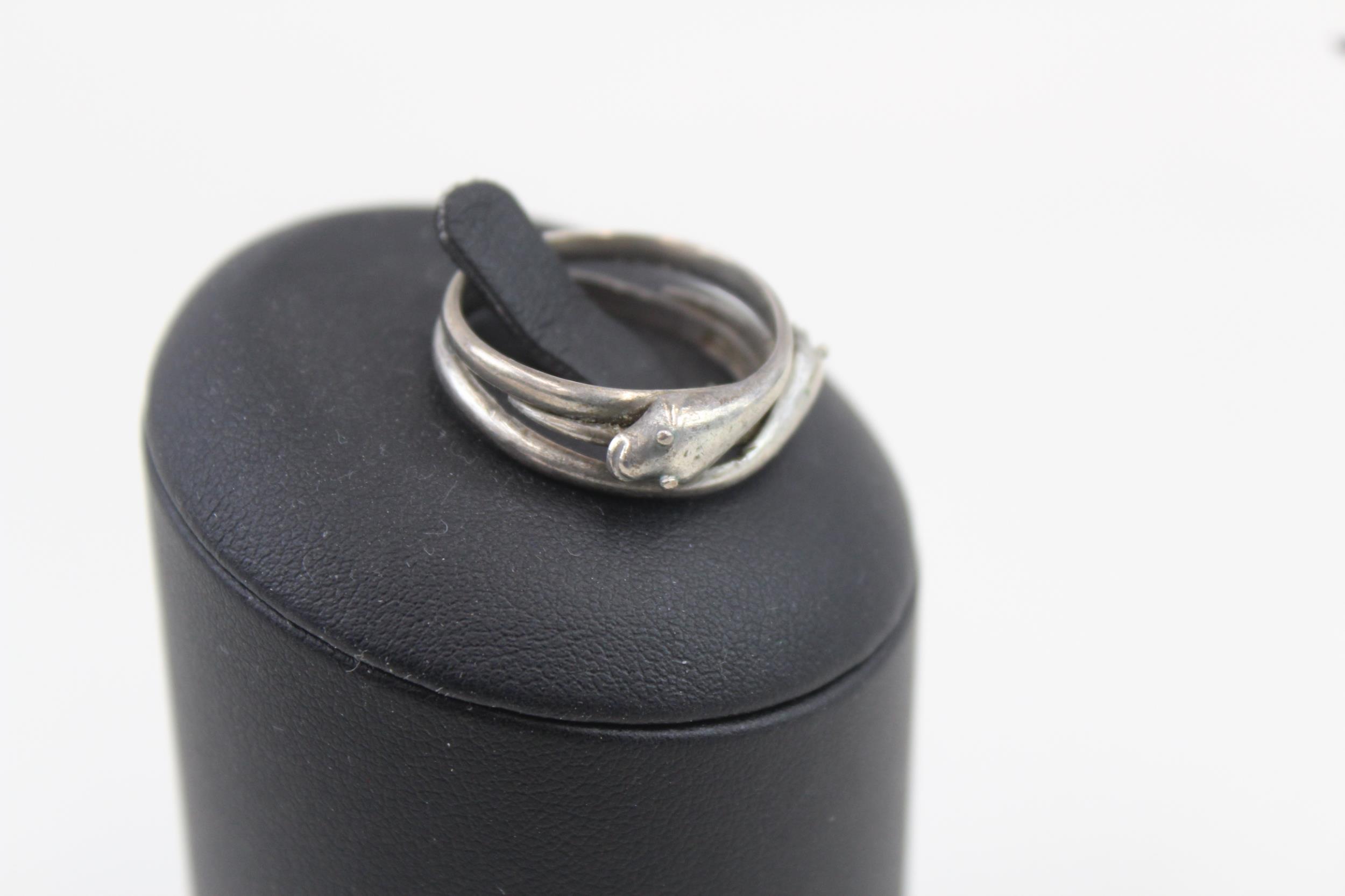 Silver Victorian double snake ring (4g) - Image 2 of 5