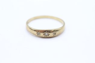 9ct gold vintage star set diamond three stone ring - MISHAPEN - AS SEEN Size V 1.8 g