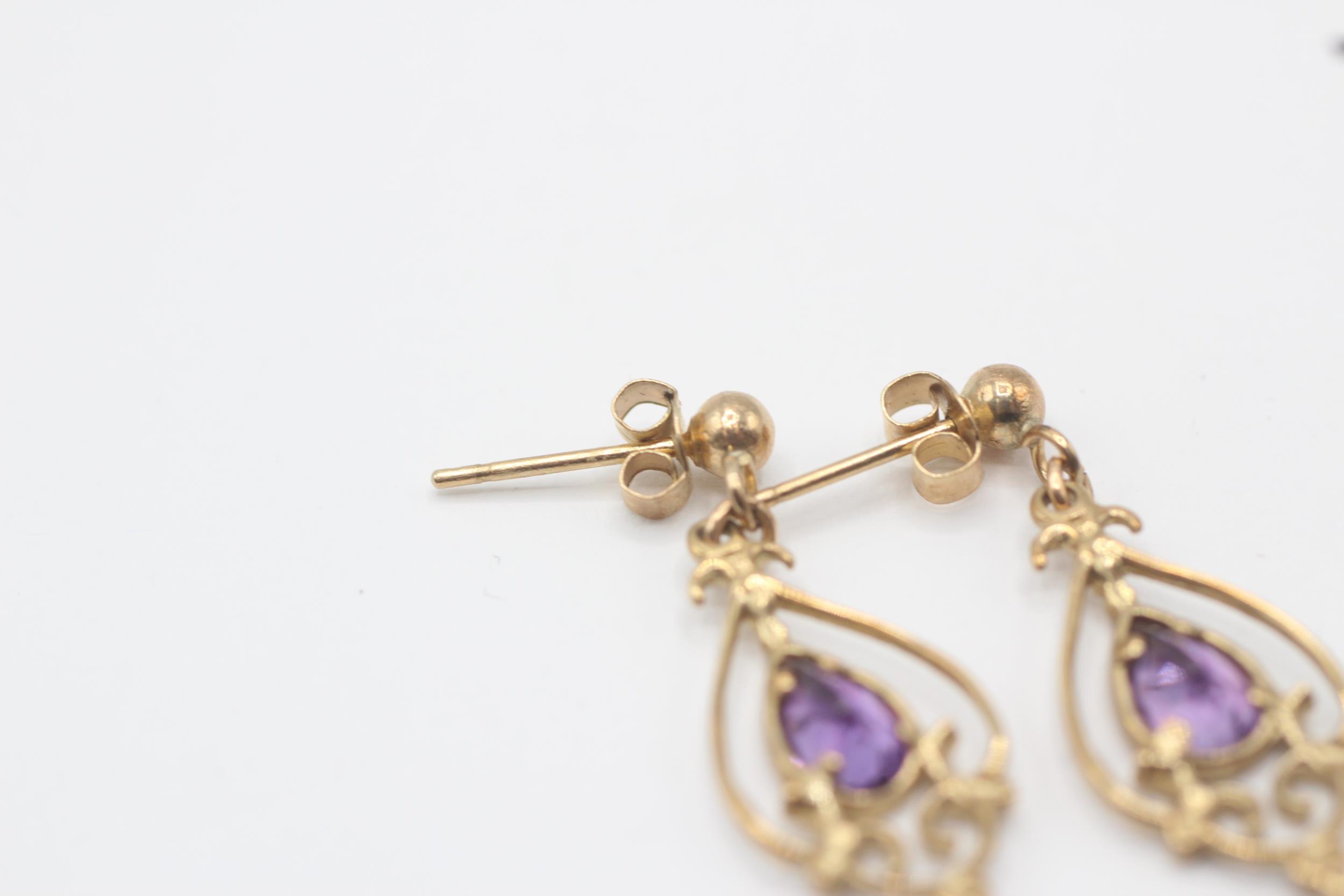 9ct gold amethyst ornate drop earrings 1.5 g - Image 3 of 4