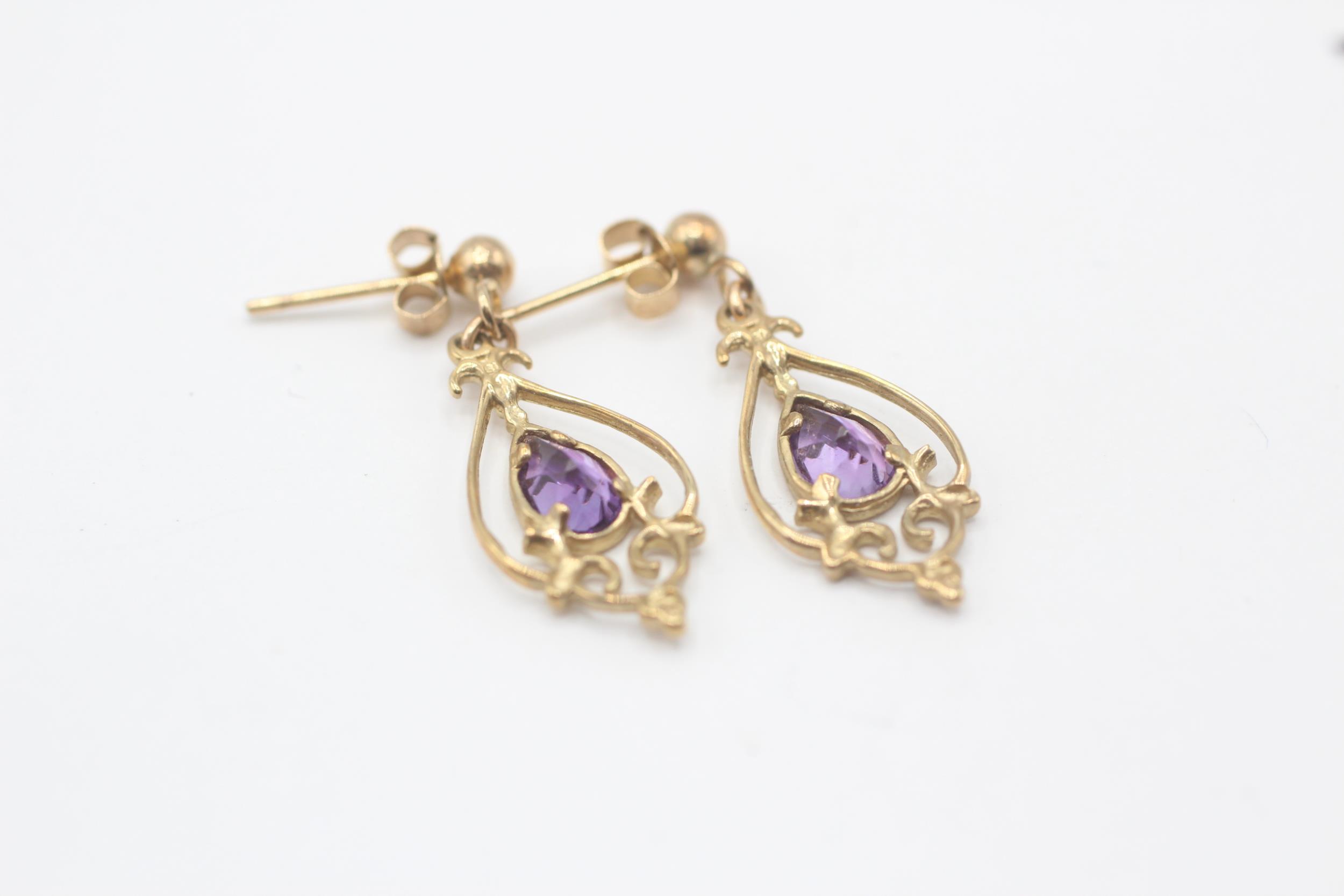 9ct gold amethyst ornate drop earrings 1.5 g - Image 2 of 4