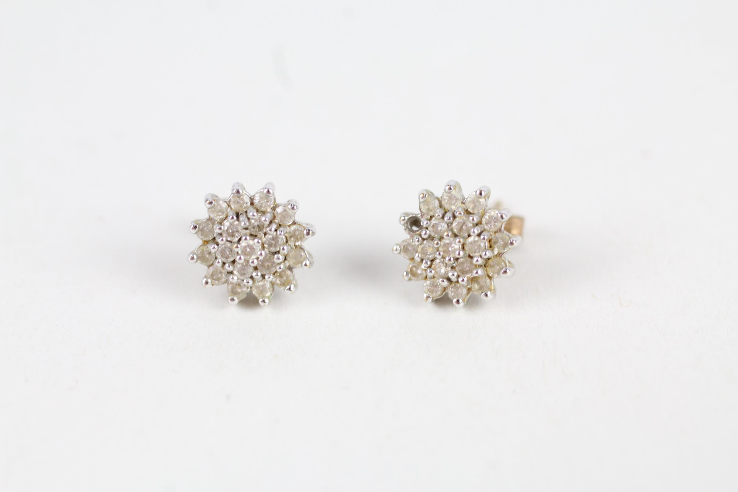 9ct gold diamond cluster stud earrings ( as seen) 2.3 g