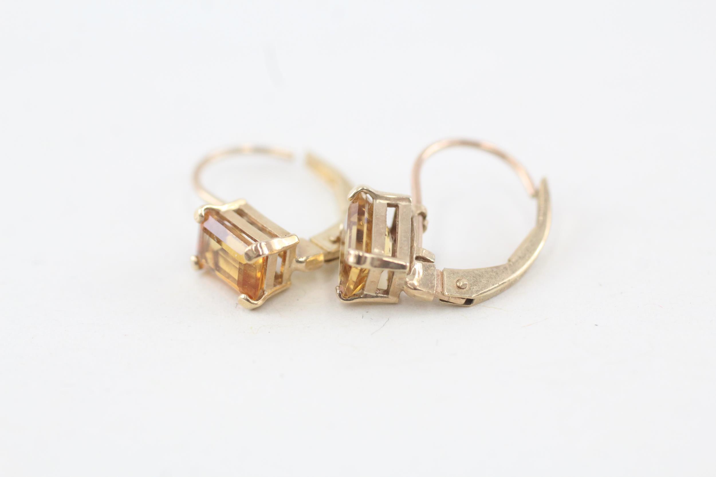 9ct gold rectangular cut citrine set leverback earrings 1.2 g - Image 2 of 4