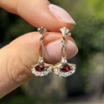 9ct gold garnet & cubic zirconia drop earrings 1.6 g