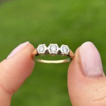9ct gold circular cut diamond three stone ring Size L 1.8 g