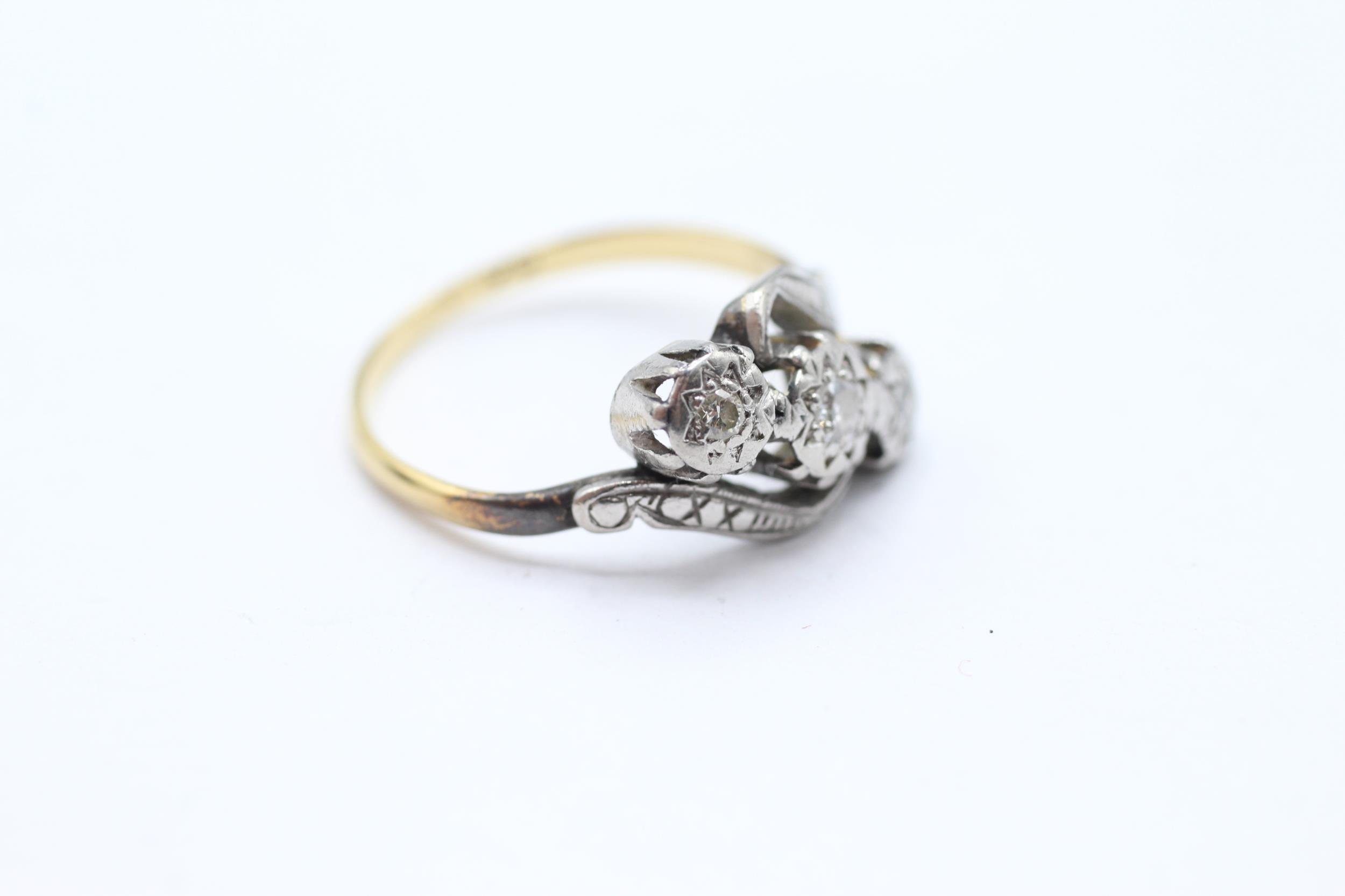 18ct gold & platinum single cut diamond three stone ring Size N 1/2 2.6 g - Image 2 of 4