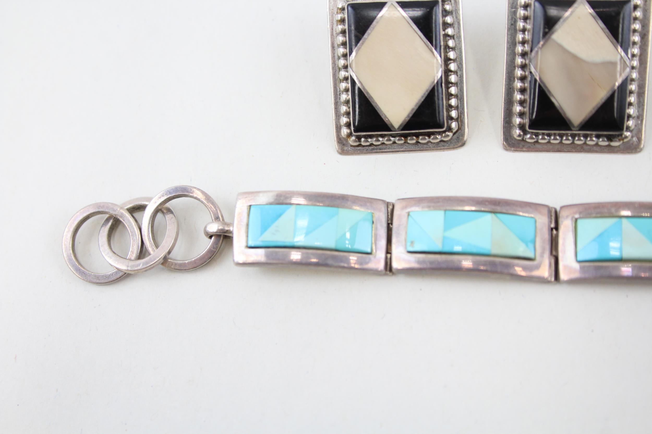 A collection of silver Native American jewellery including Sharon Sandoval (59g) - Image 5 of 7