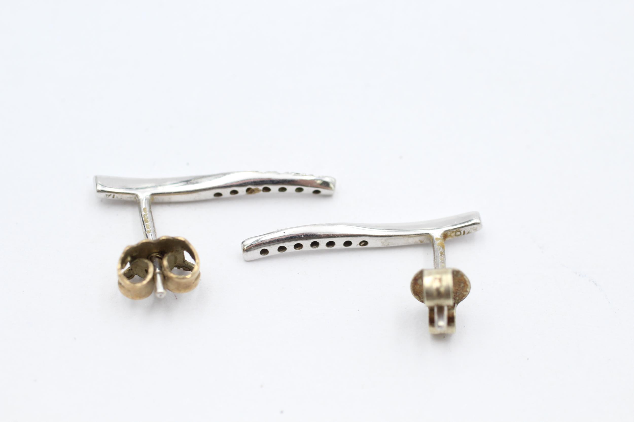9ct white gold diamond set undulating line drop earrings 1.8 g - Image 4 of 4