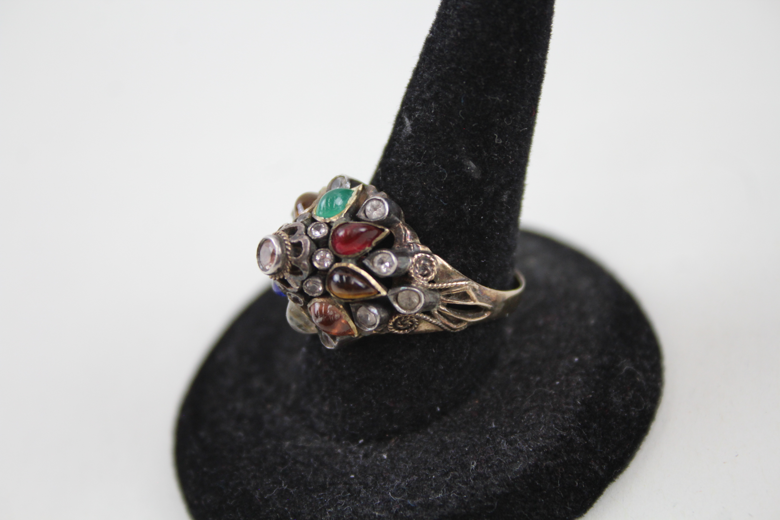 Low carat princess ring with multi gemstones (4g) - Image 2 of 6