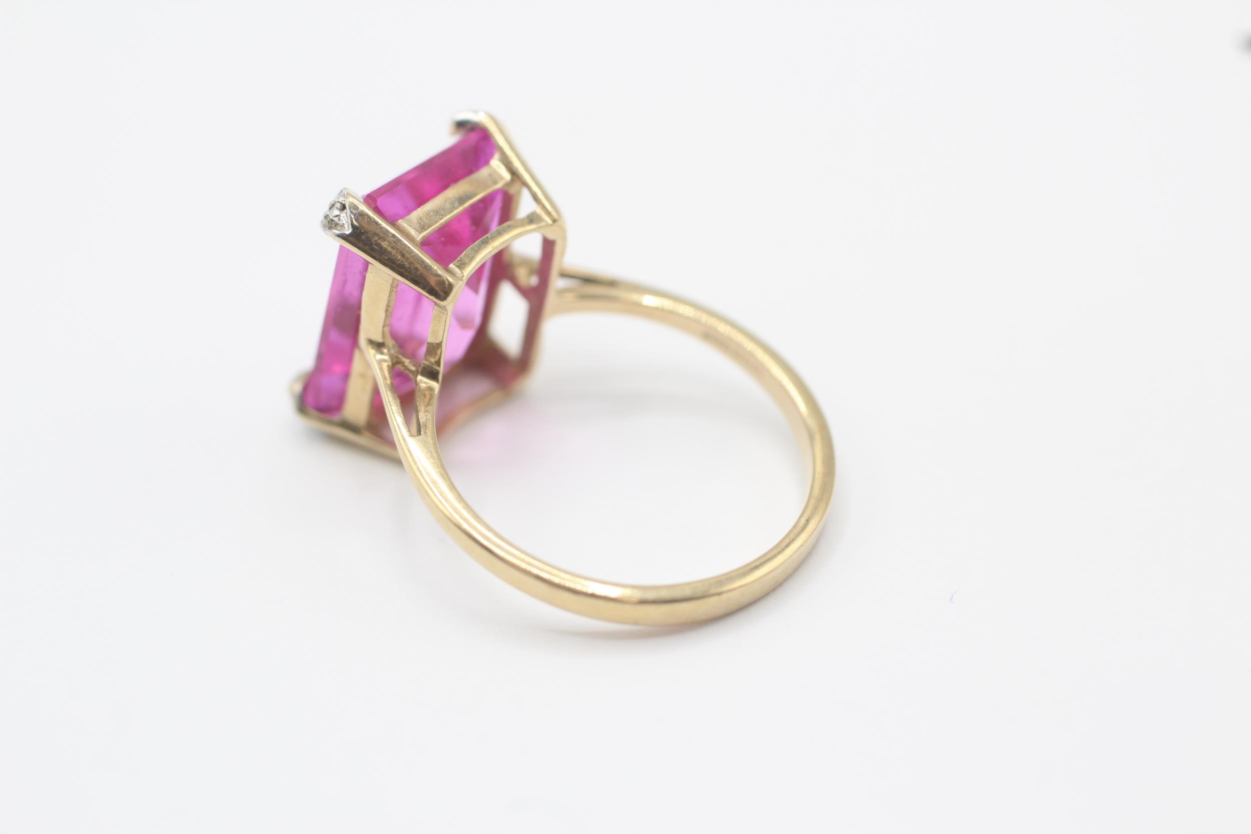 9ct gold pink gemstone and diamond cocktail ring Size N 3.9 g - Image 4 of 6