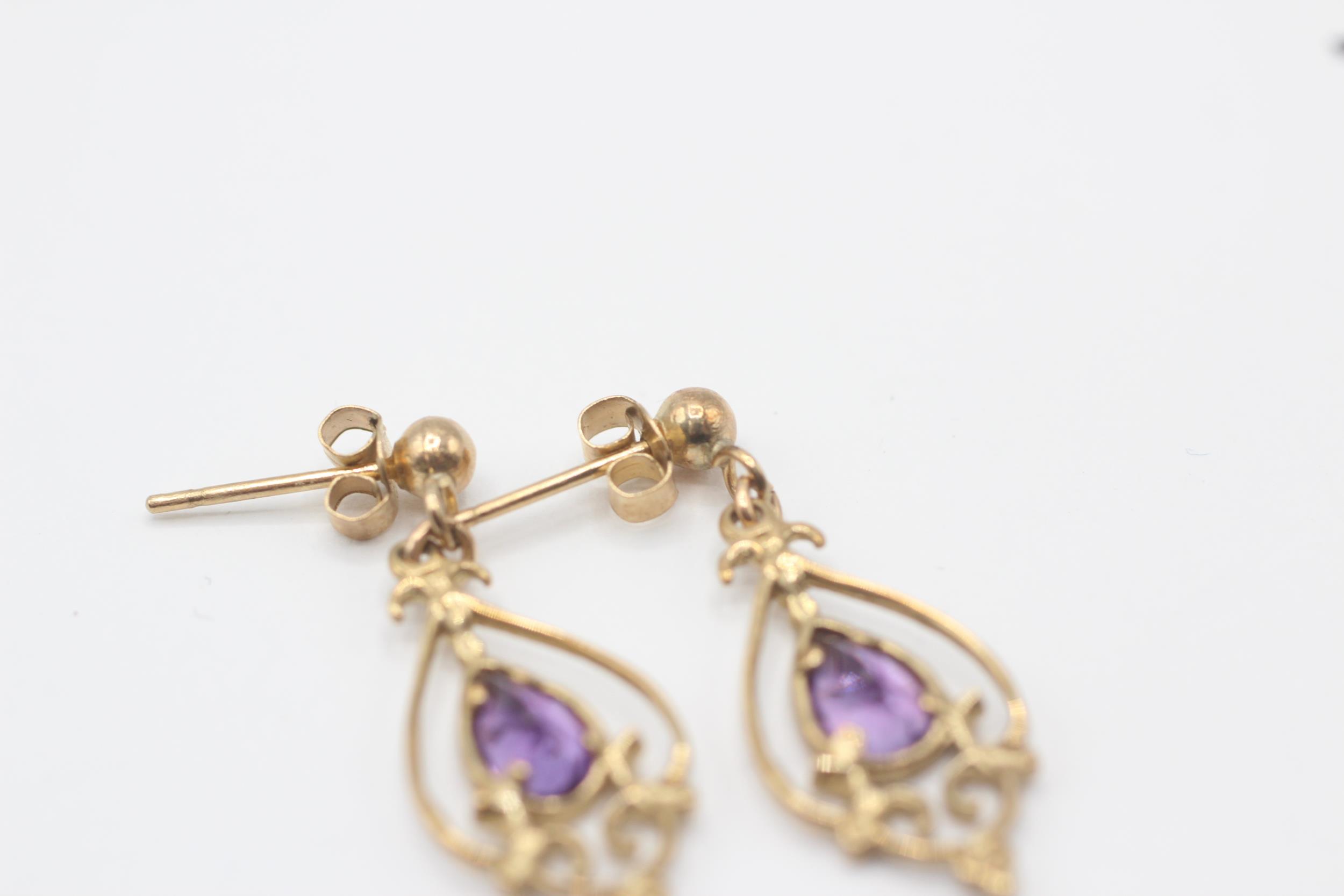 9ct gold amethyst ornate drop earrings 1.5 g - Image 4 of 4